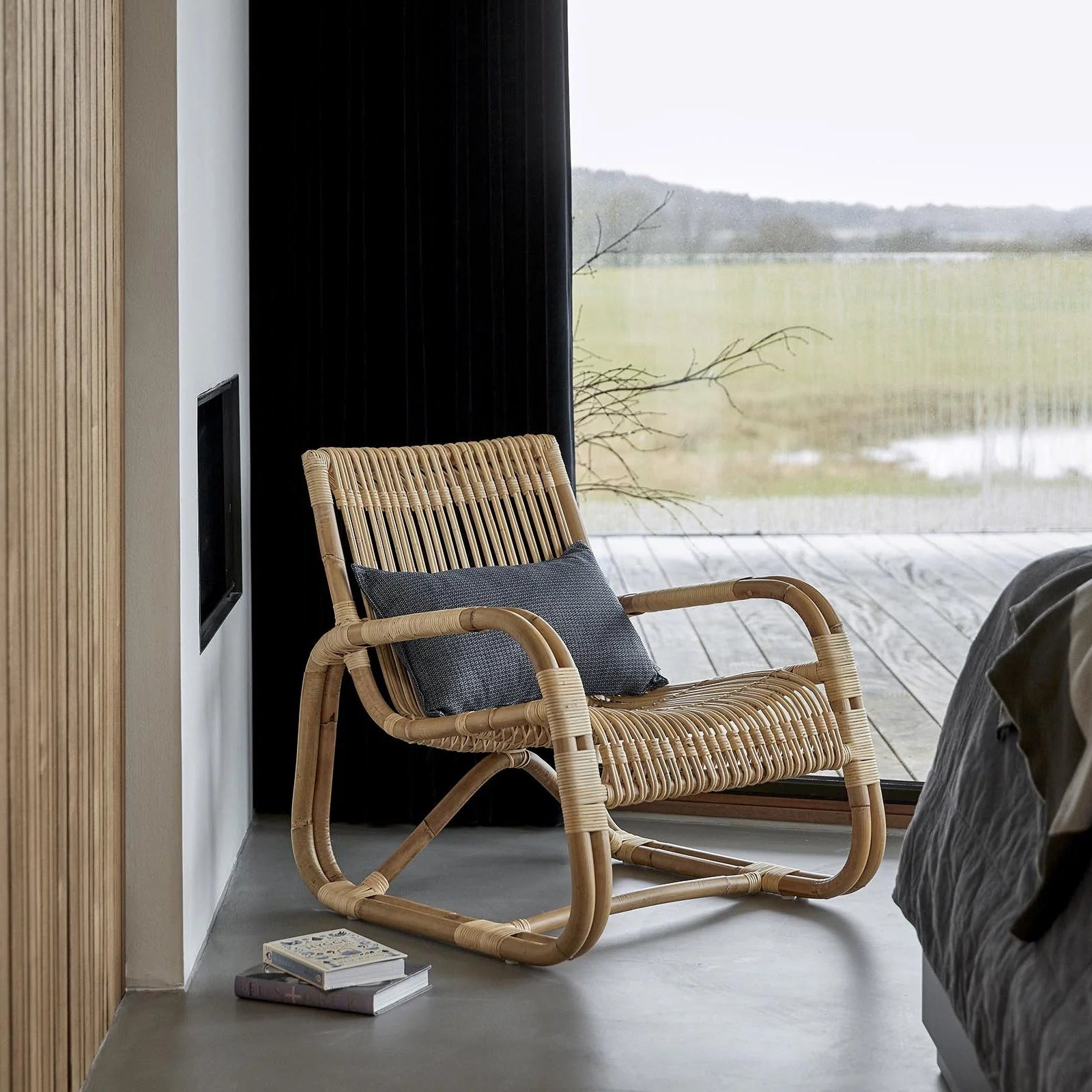 Curve Lounge Chair