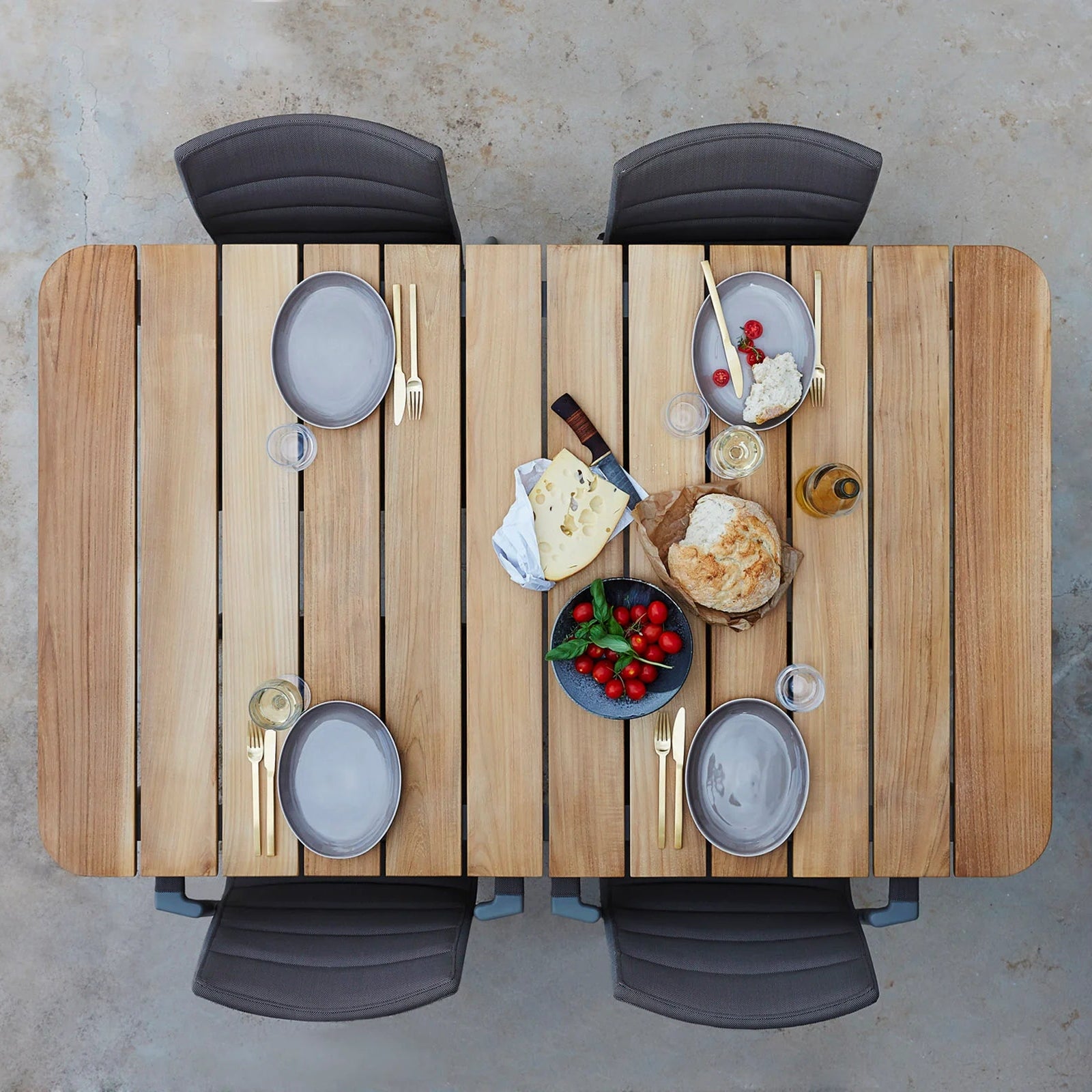 Core Dining Table