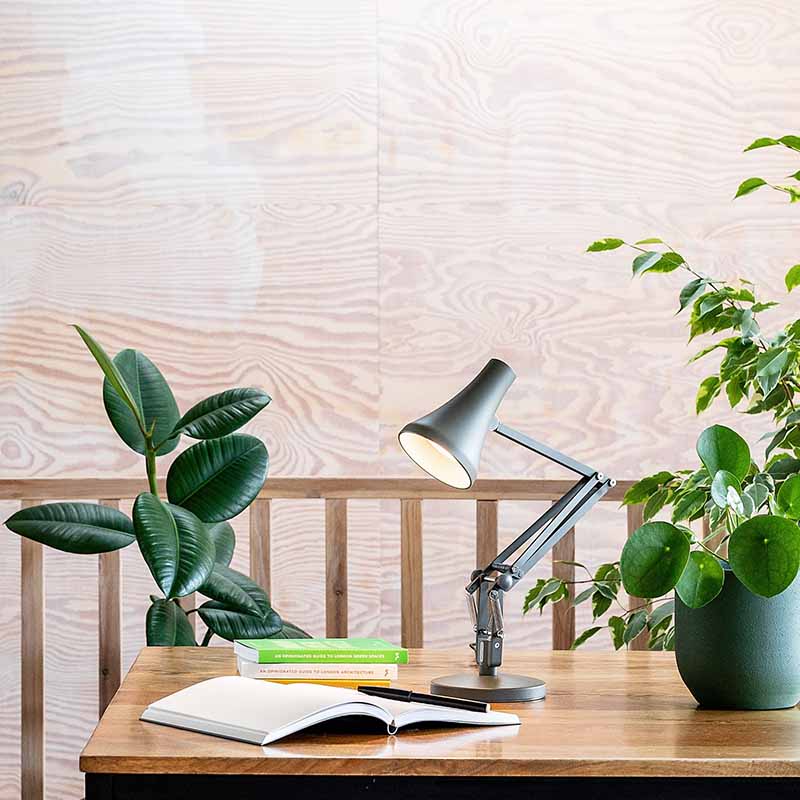 90 Mini Desk Lamp