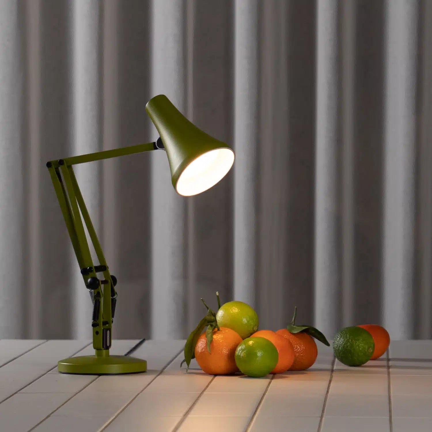 90 Mini Desk Lamp