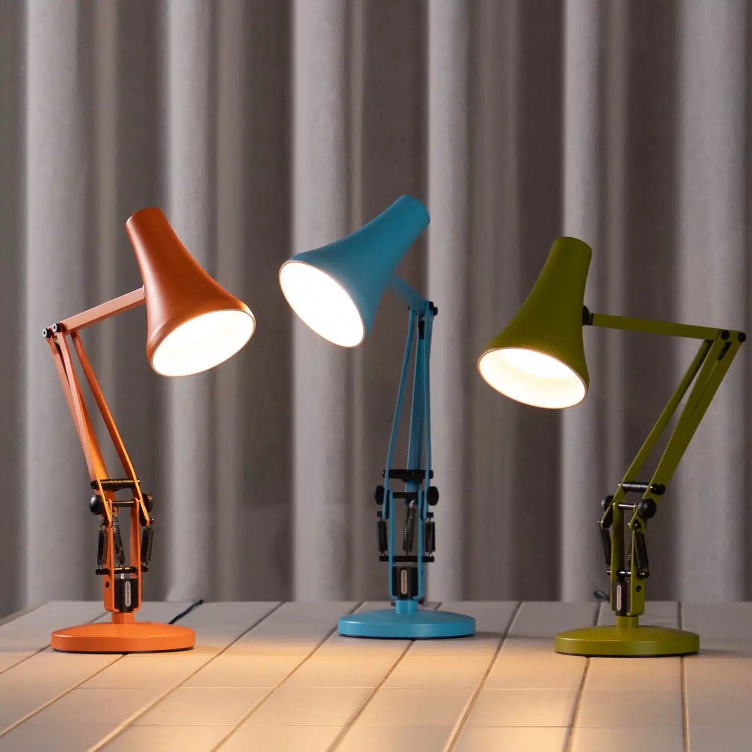 90 Mini Desk Lamp