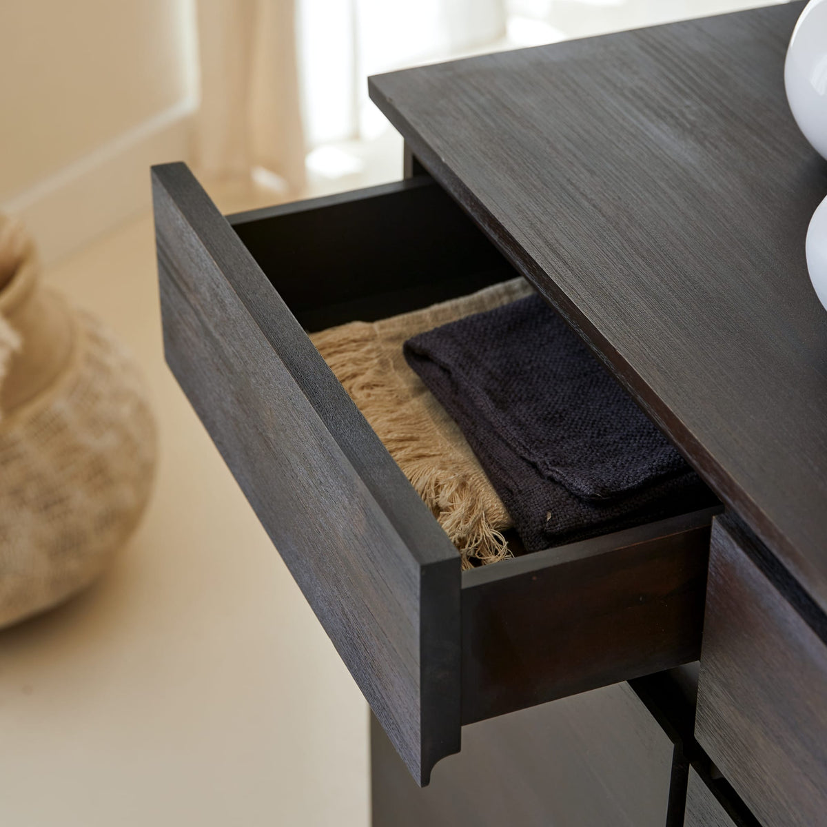 Tikamoon Eva sideboard in solid mahogany, close-up of the brushed grain