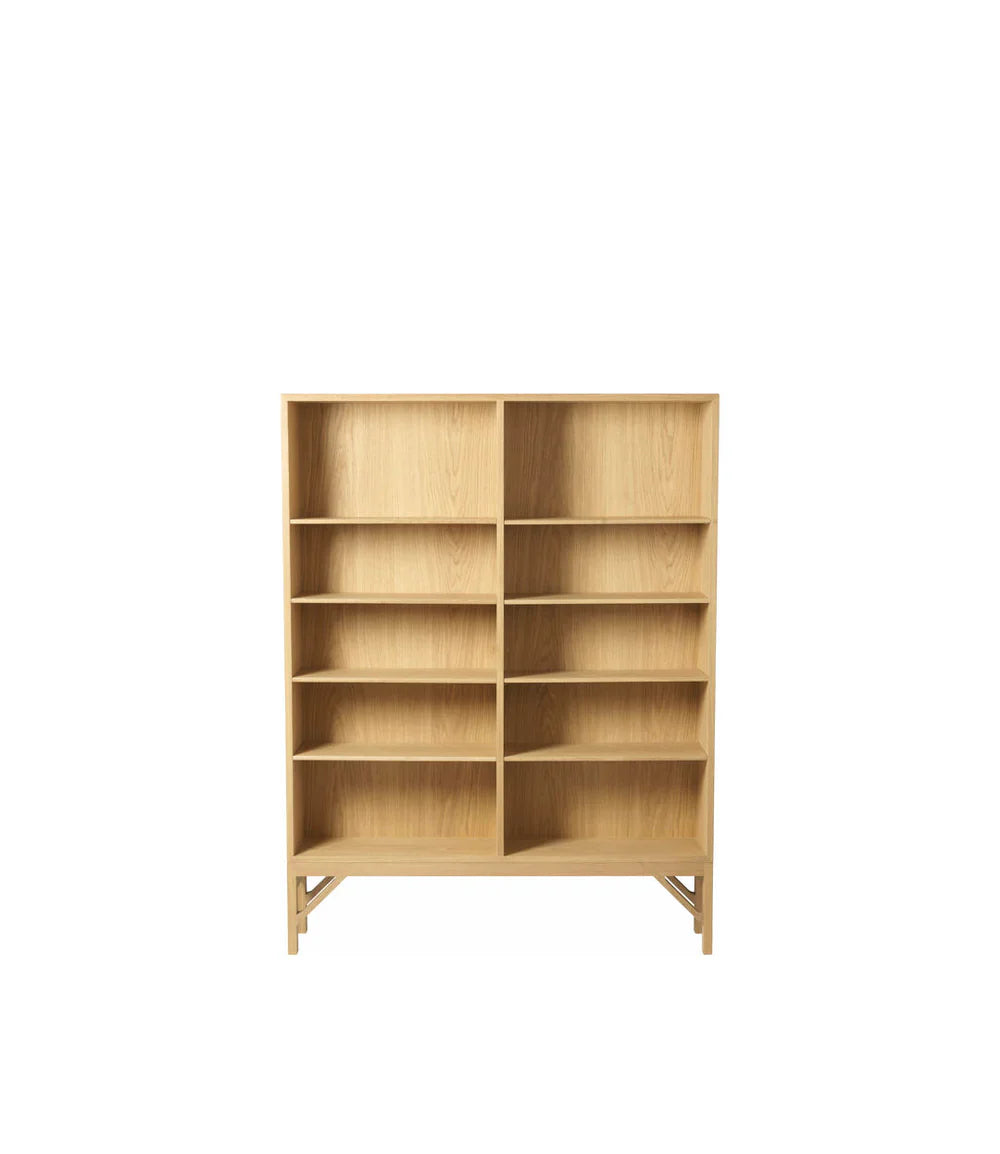 FDB Møbler Shelving unit in solid oak, designed by Børge Mogensen