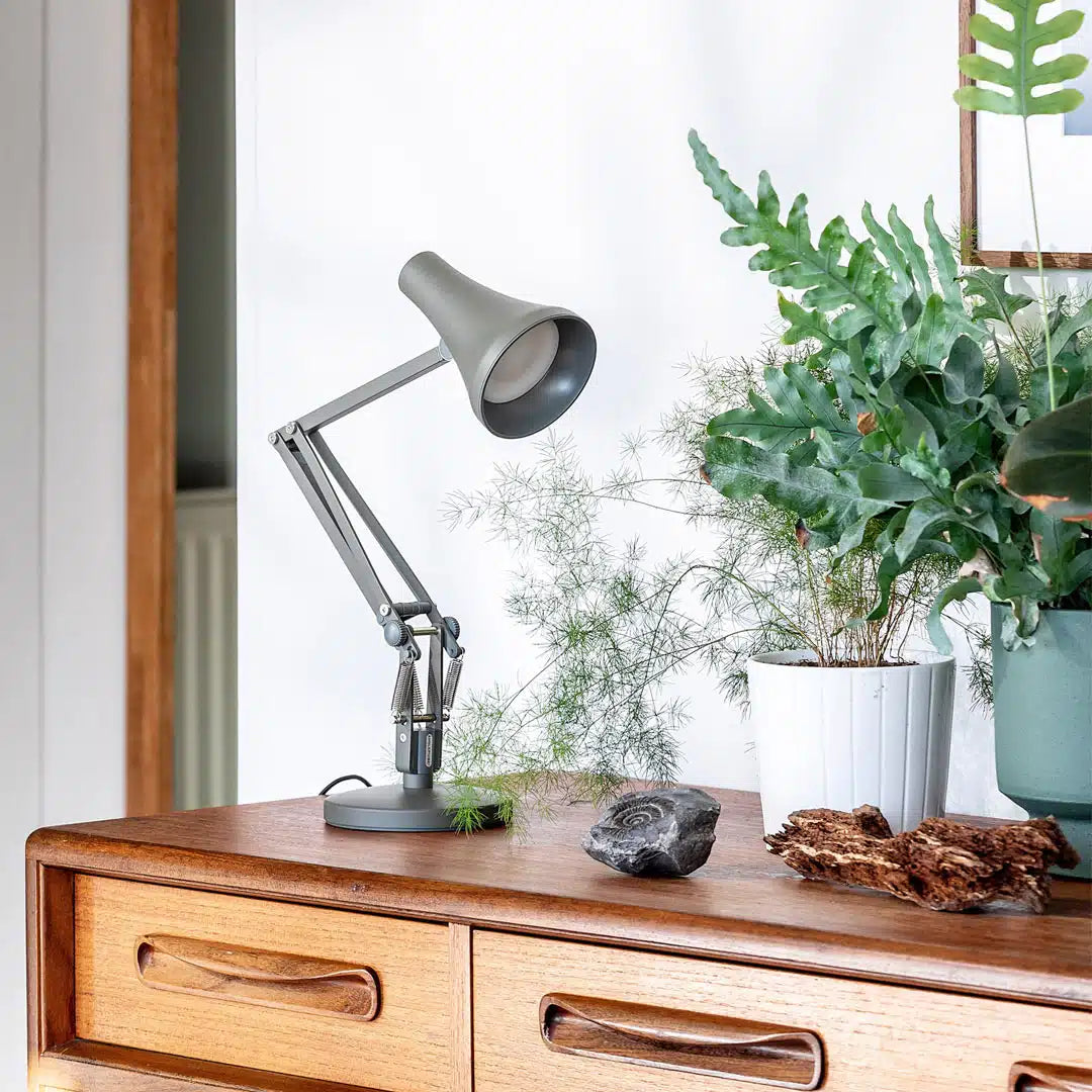 90 Mini Desk Lamp