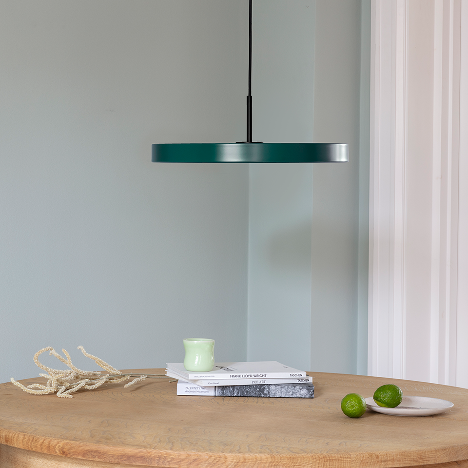 UMAGE Asteria Medium Pendant Lamp, Black Details