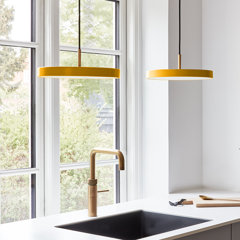 UMAGE Asteria Mini Pendant Lamp, Brass Detail