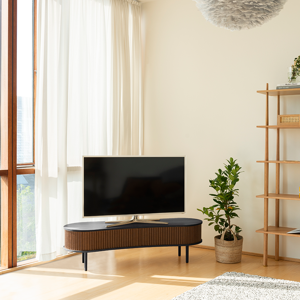 UMAGE Audacious TV bench, Black Oak