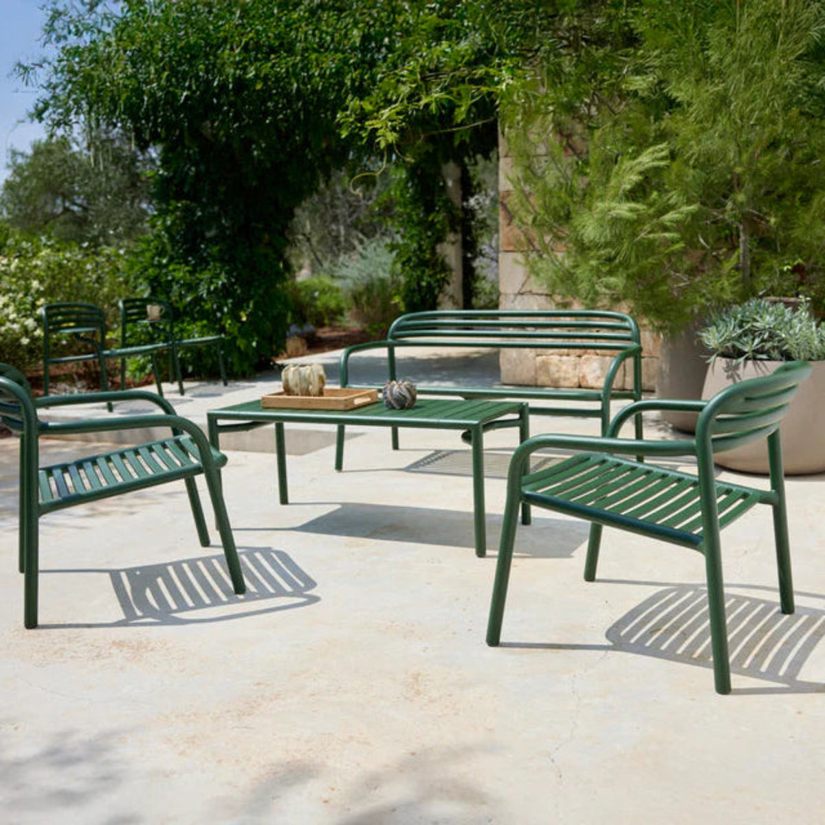 Cane-line Bliss Lounge Chair, Stackable in Dark Green, aluminum