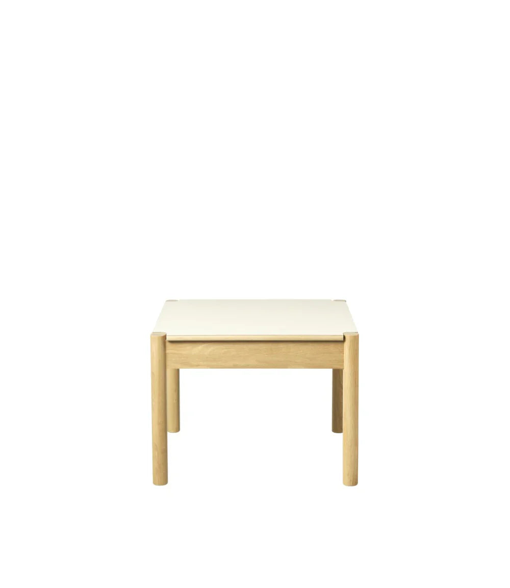 FDB Møbler Coffee Table in solid oak (beige), designed by Jørgen Bækmark