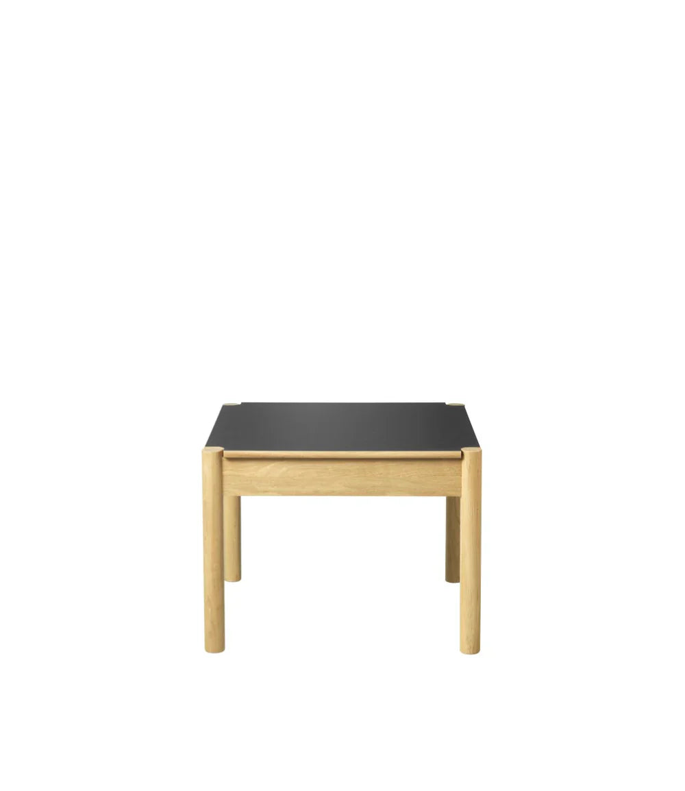 FDB Møbler Coffee Table in solid oak (beige), designed by Jørgen Bækmark