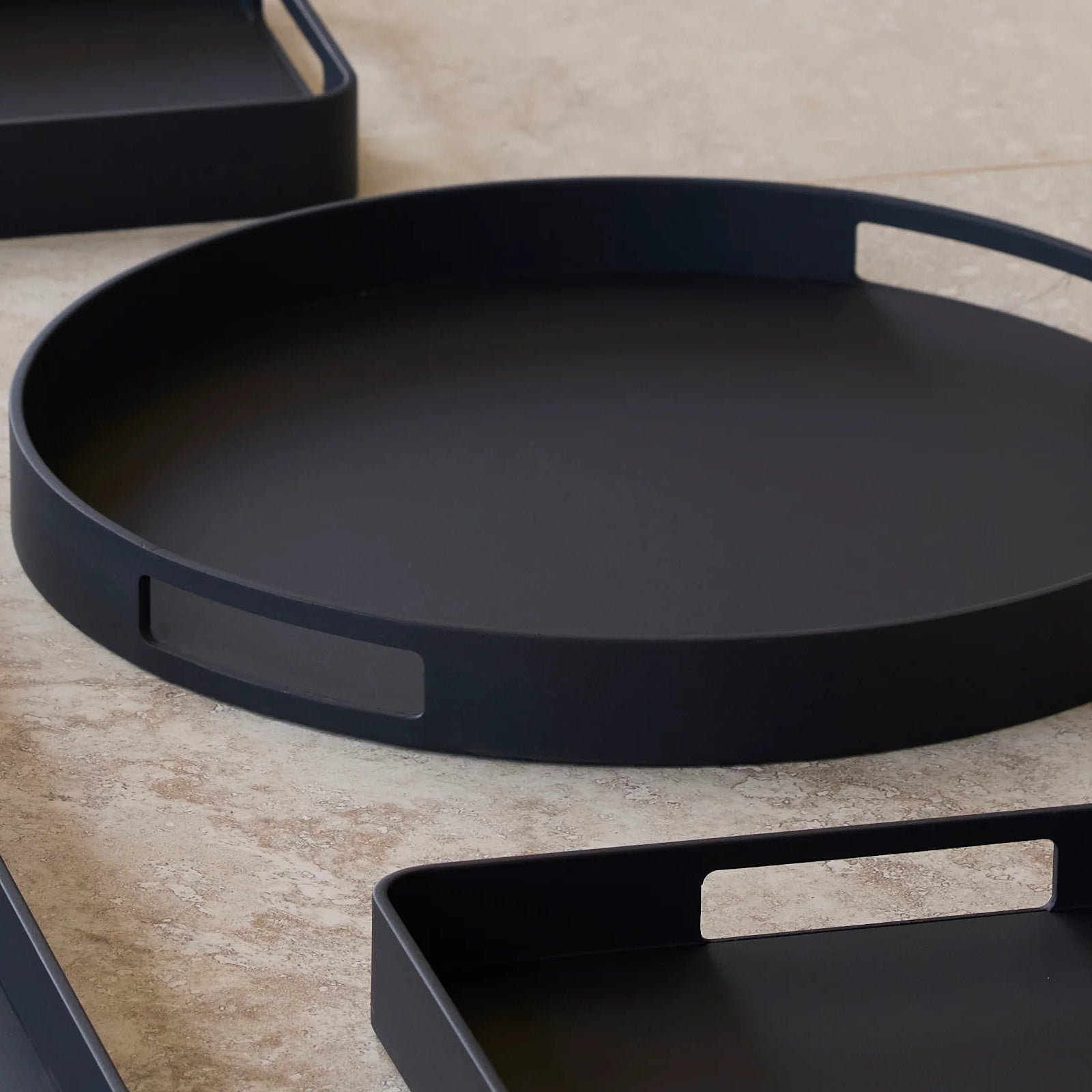 Club Tray Round, Round 17"