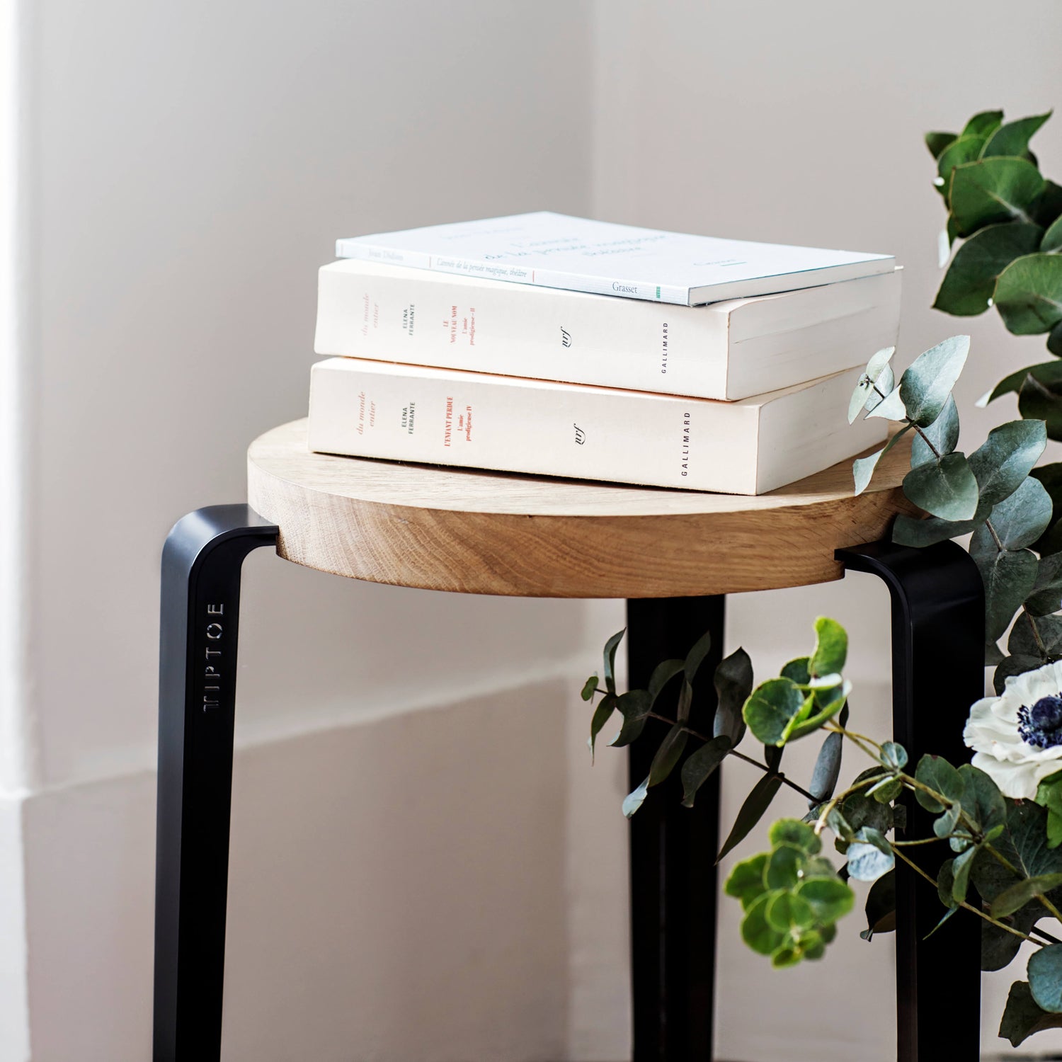Tiptoe LOU Stool