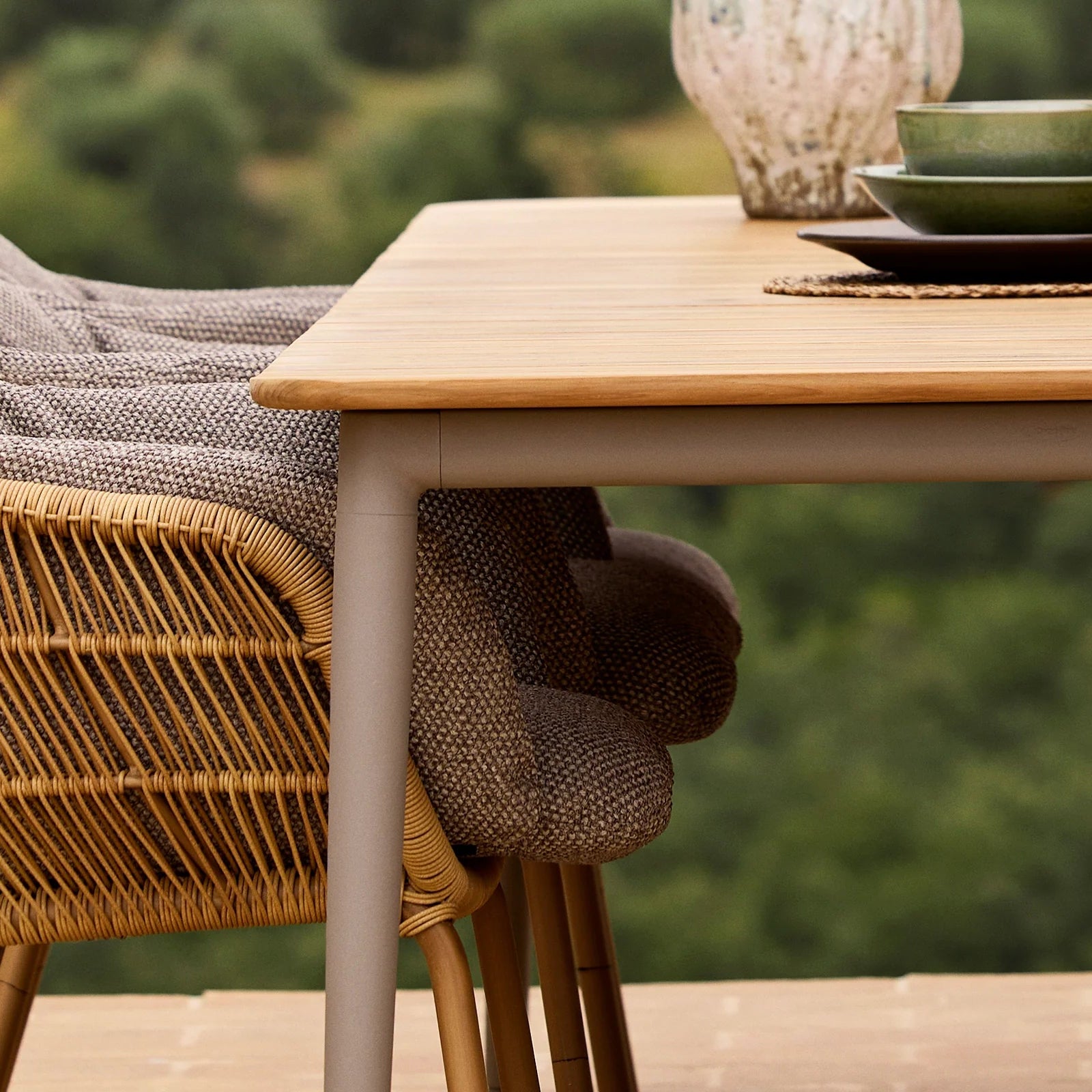 Core Dining Table