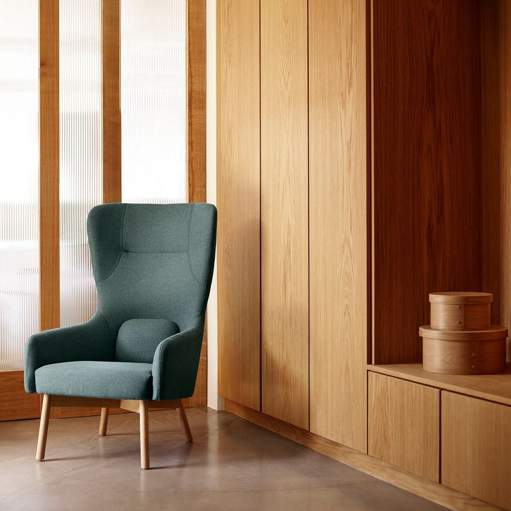 FDB Møbler Gesja Wing chair in solid oak (green)