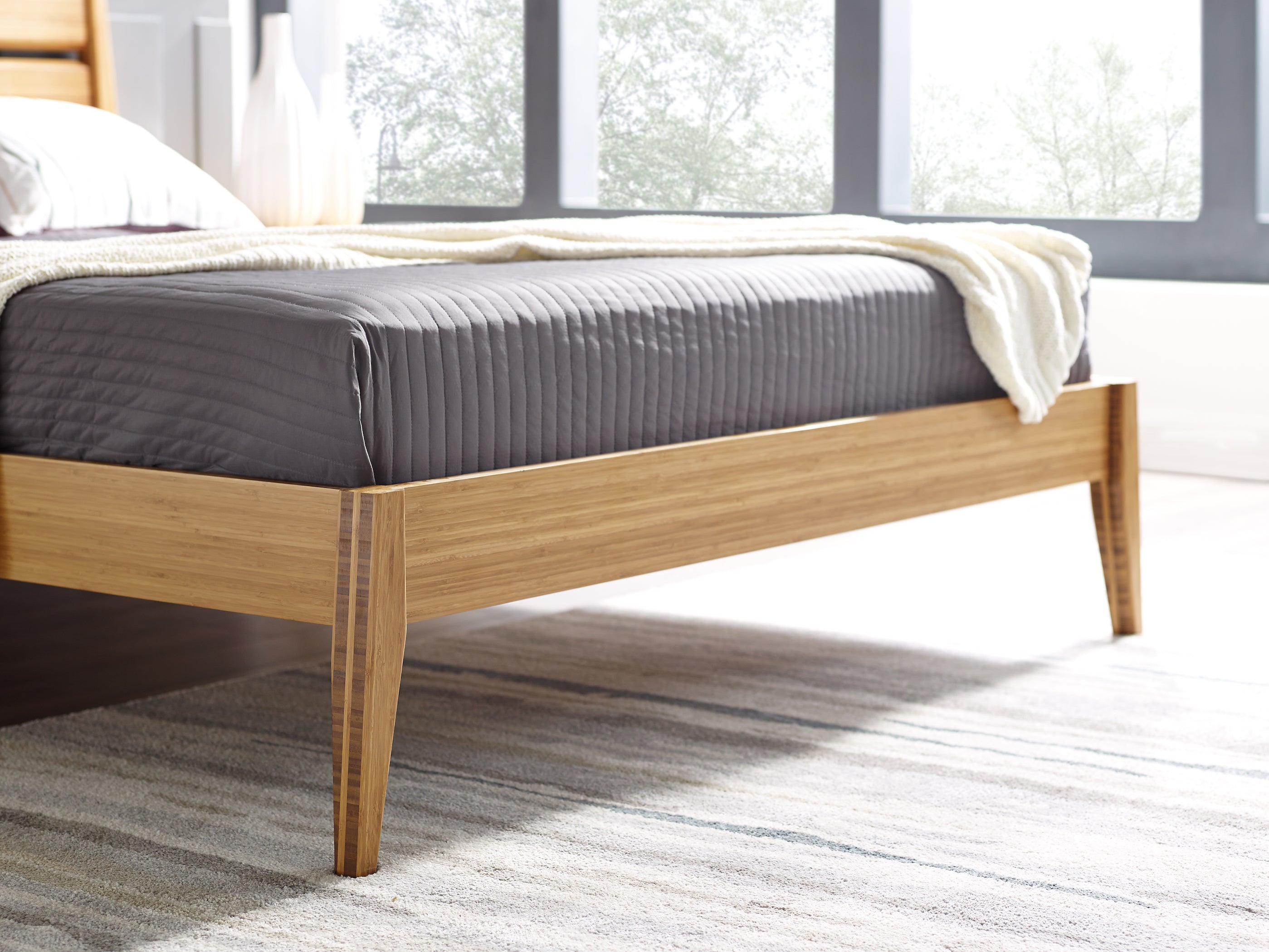 Sienna Queen Platform Bed