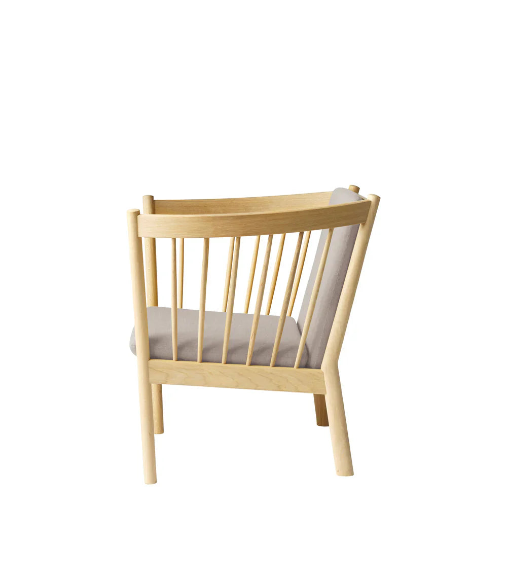 FDB Møbler Armchair in solid oak (beige), designed by Ole Jørgensen