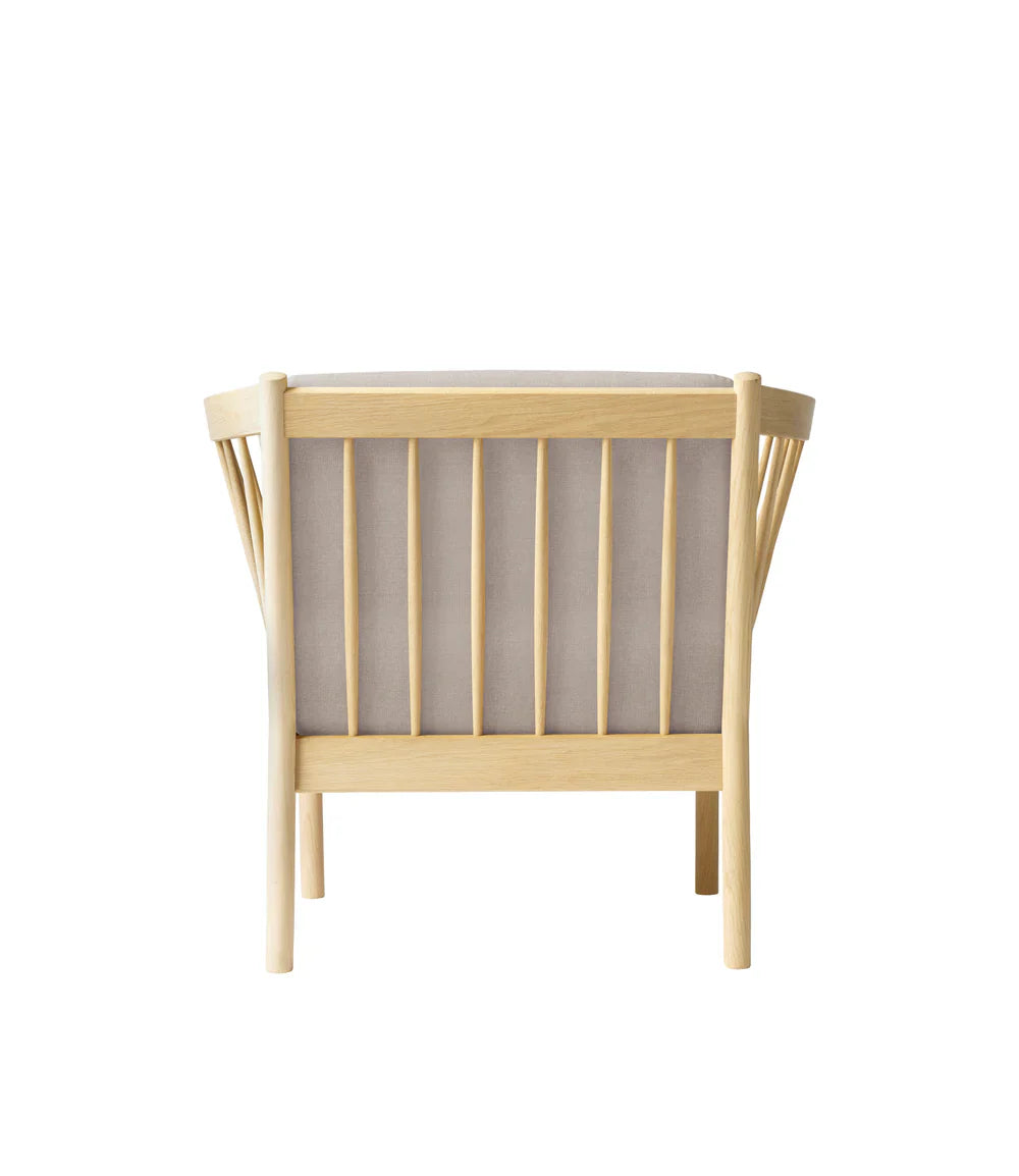 FDB Møbler Armchair in solid oak (beige), designed by Ole Jørgensen