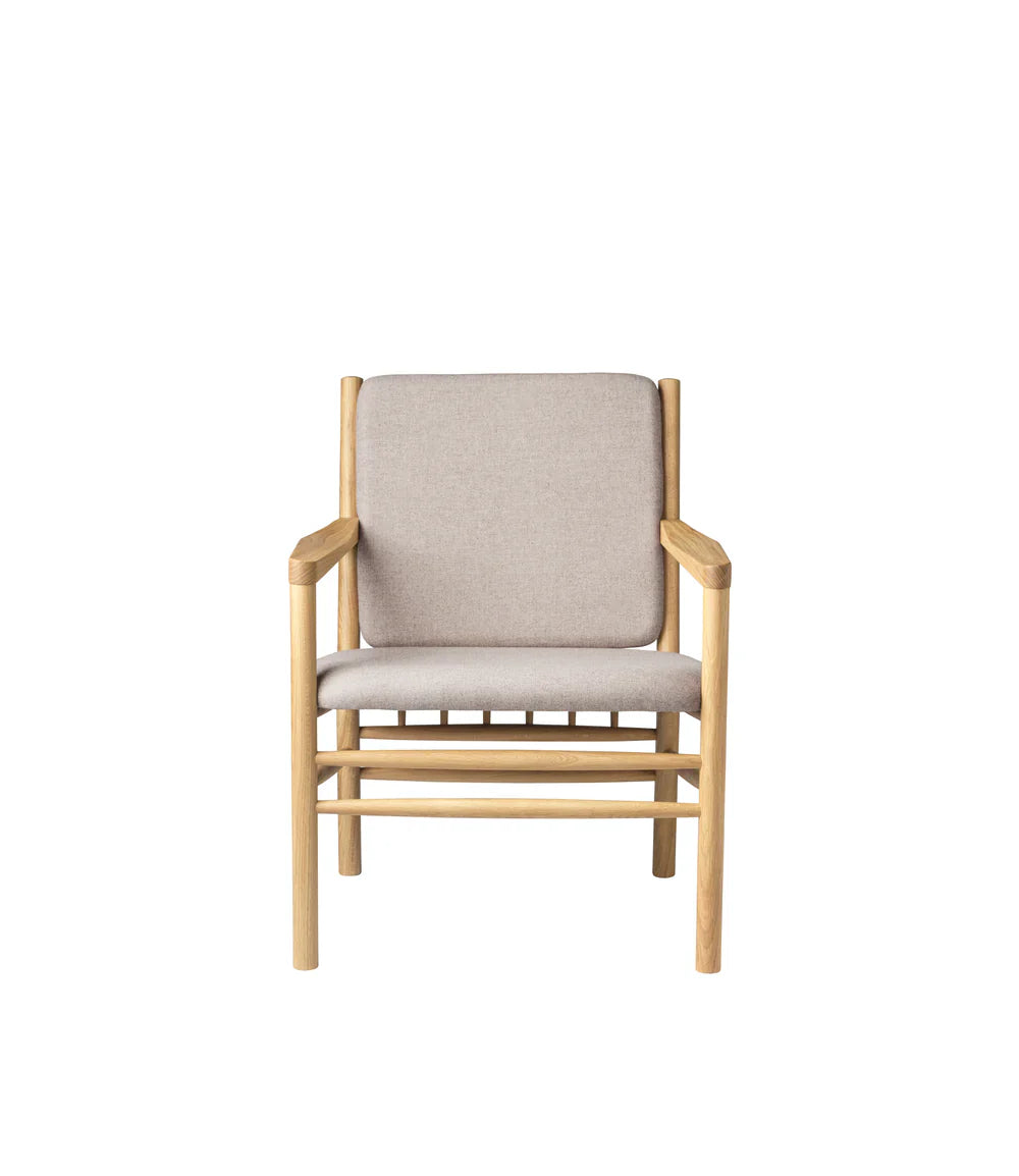 FDB Møbler Armchair in solid oak (light grey), designed by Ole Jørgensen