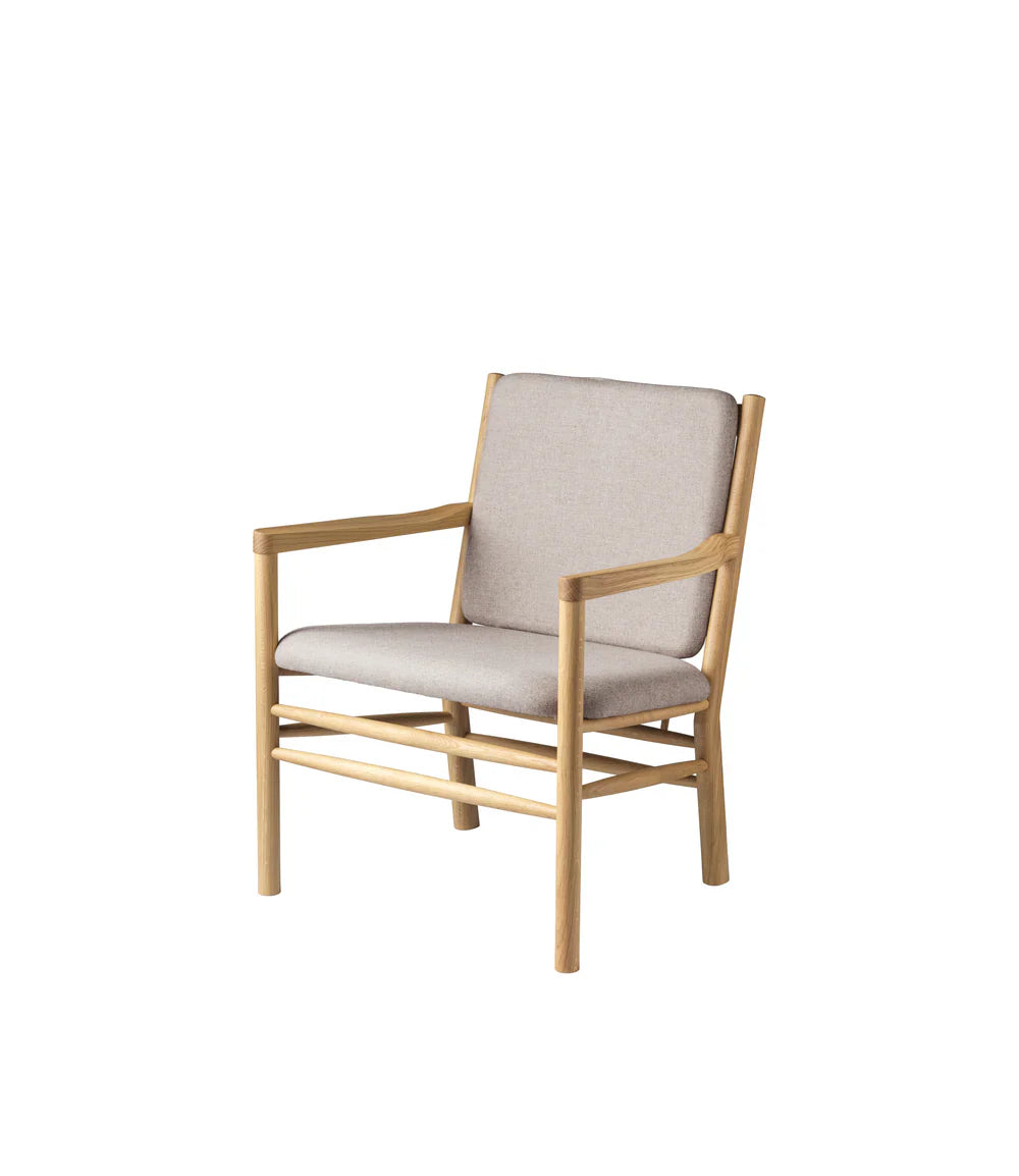 FDB Møbler Armchair in solid oak (light grey), designed by Ole Jørgensen
