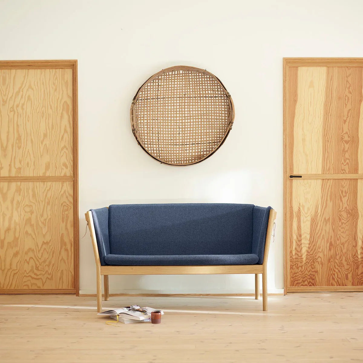 FDB Møbler 2-Person couch in solid oak (blue), designed by Ole Jørgensen