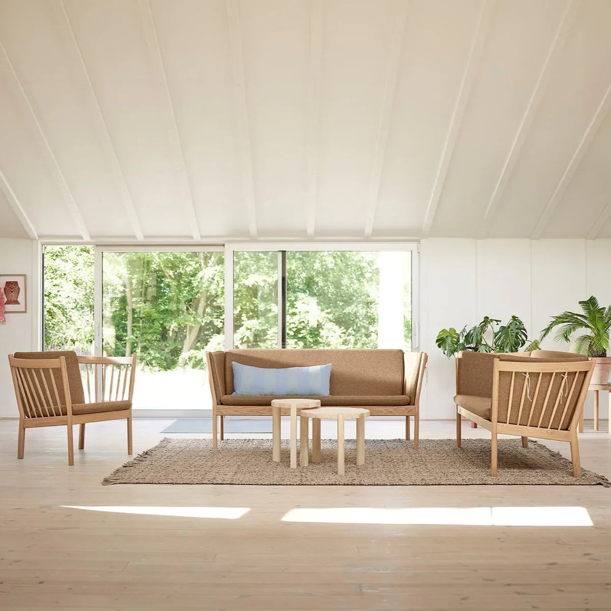 FDB Møbler 3-Person couch in solid oak (brown), designed by Ole Jørgensen