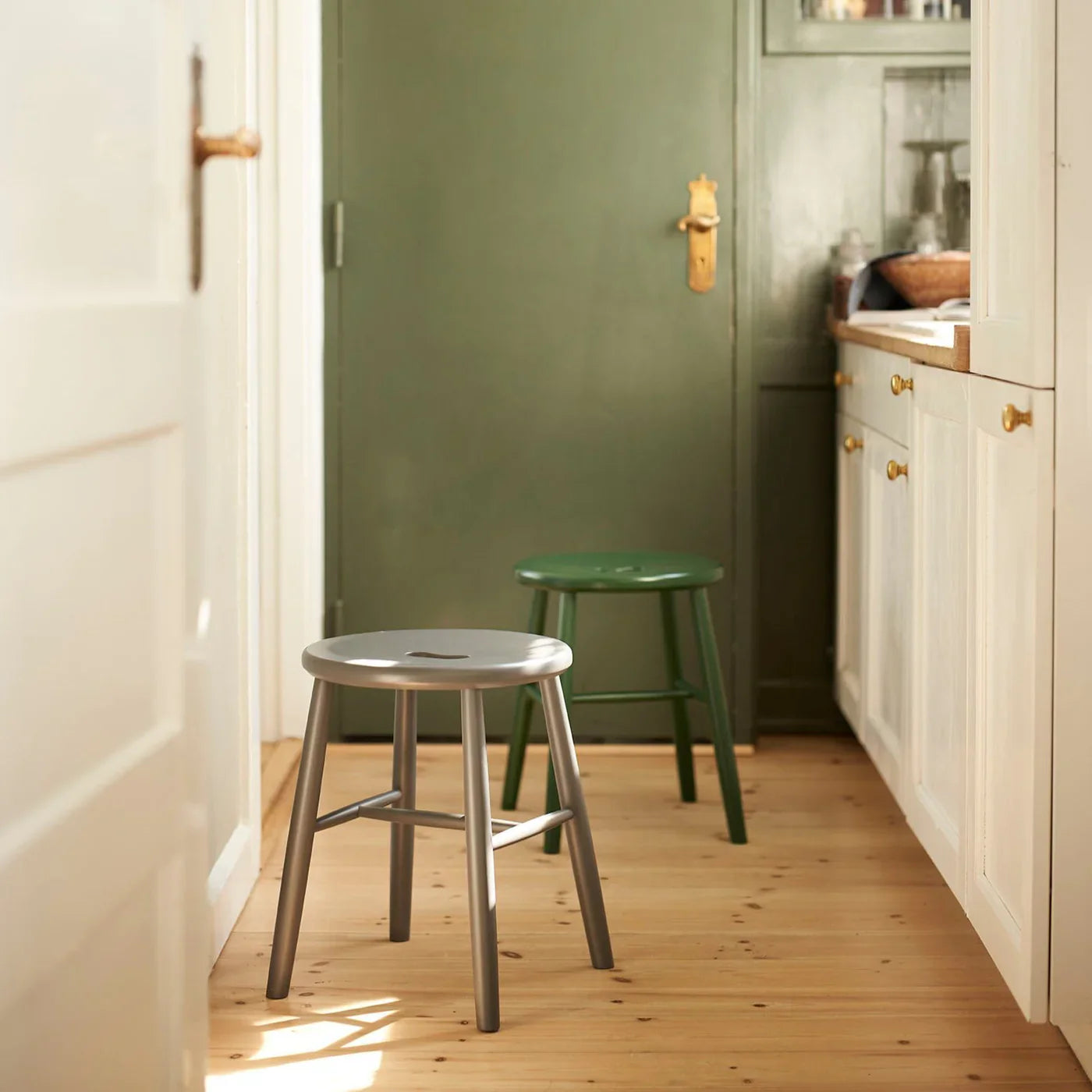 J27 Stool - Emerald Green