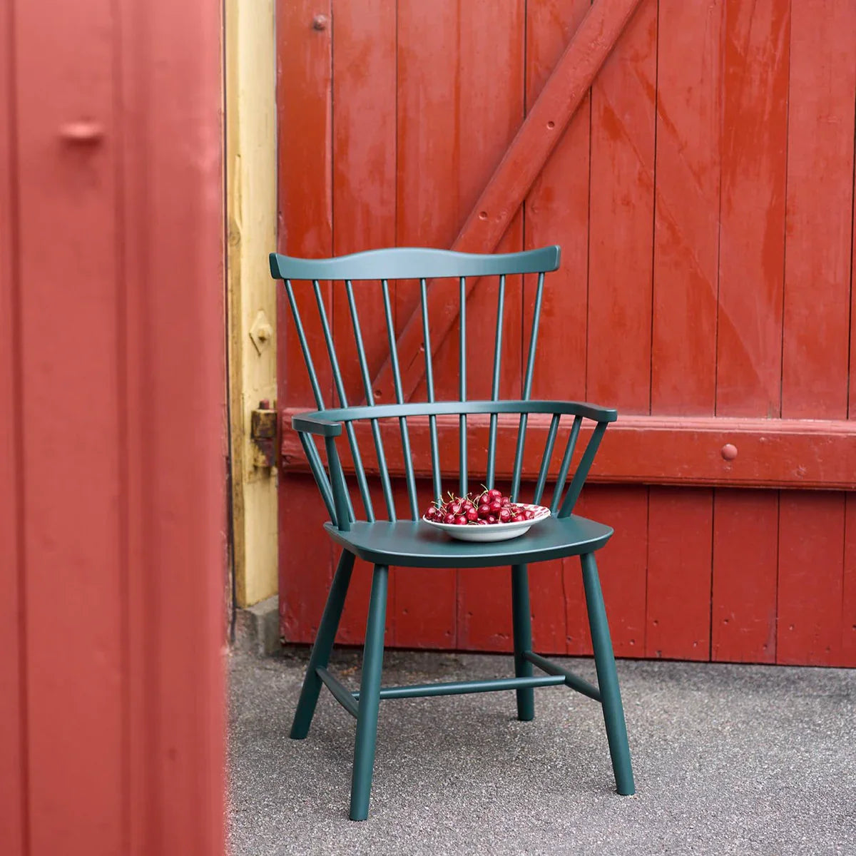 FDB Møbler Chair in solid beech (black green), designed by Børge Mogensen