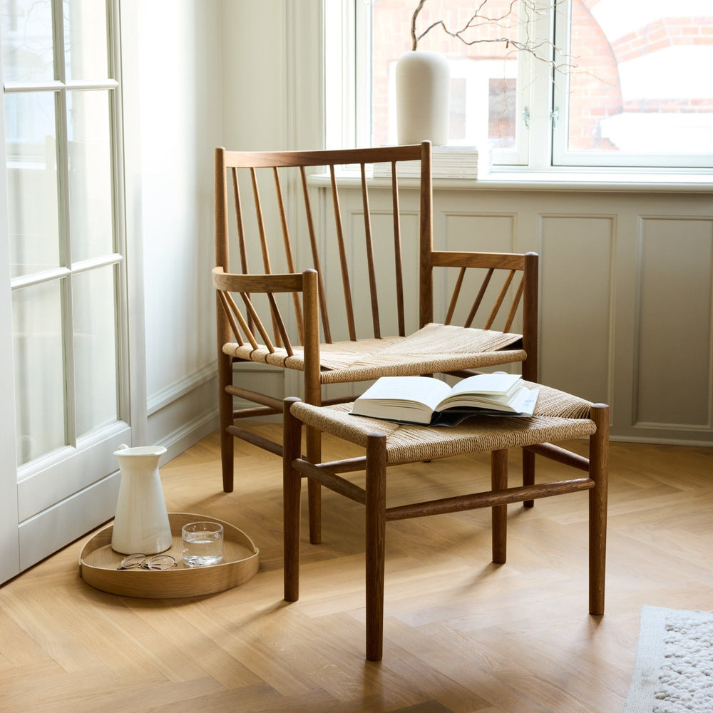 J83 Stool - Smoked Oak