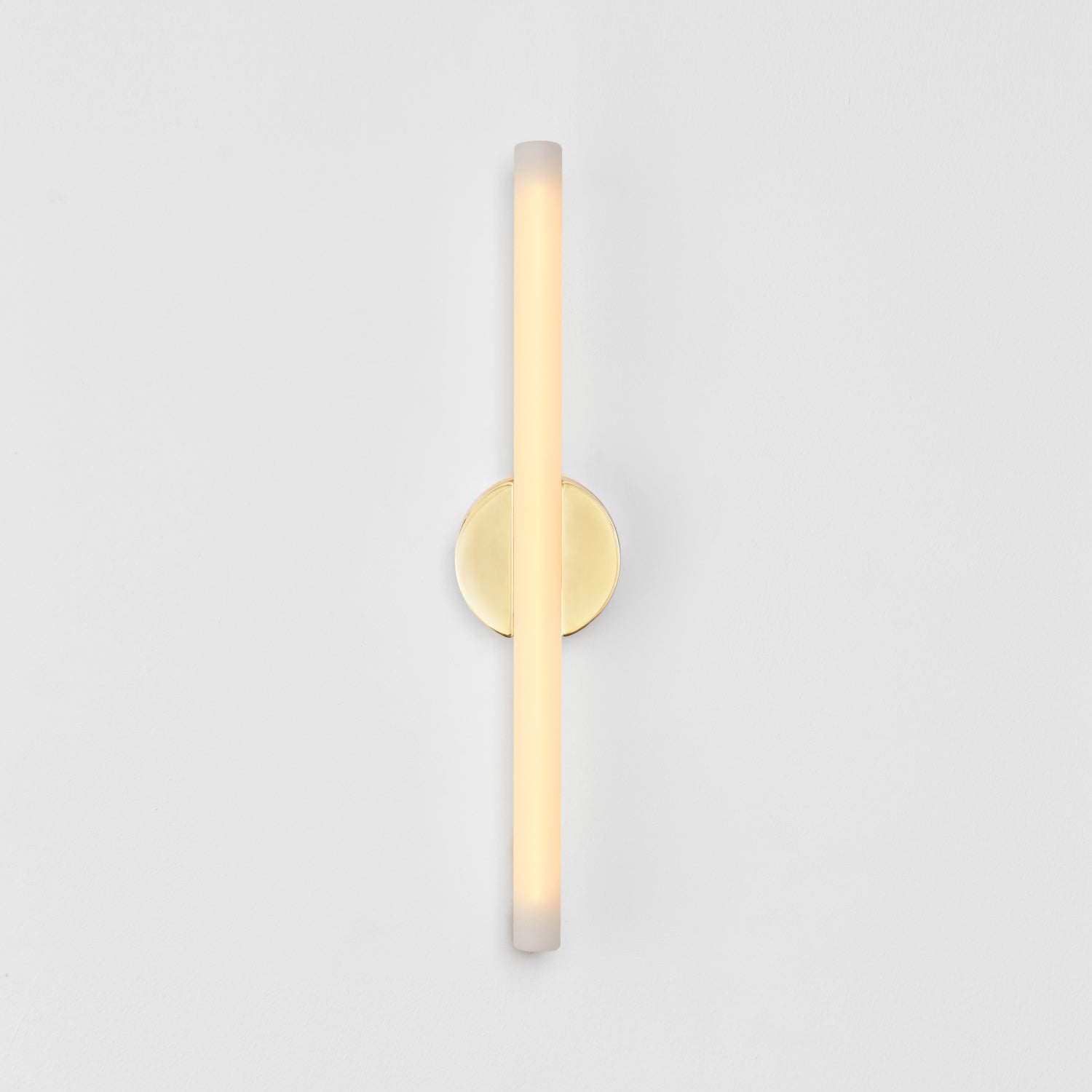 Kilter 1.0 Wall Light in Solid Brass, 20in, 2200K, studio