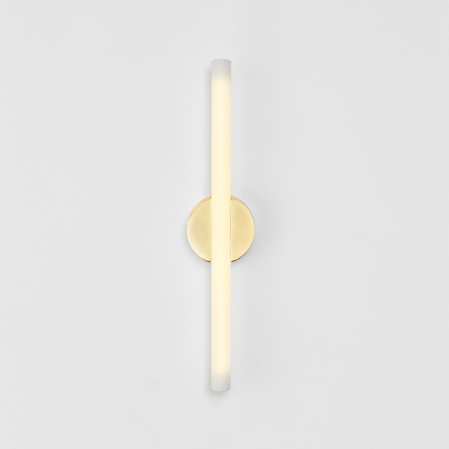 Kilter 1.0 Wall Light in Solid Brass, 20in, 2700K, studio