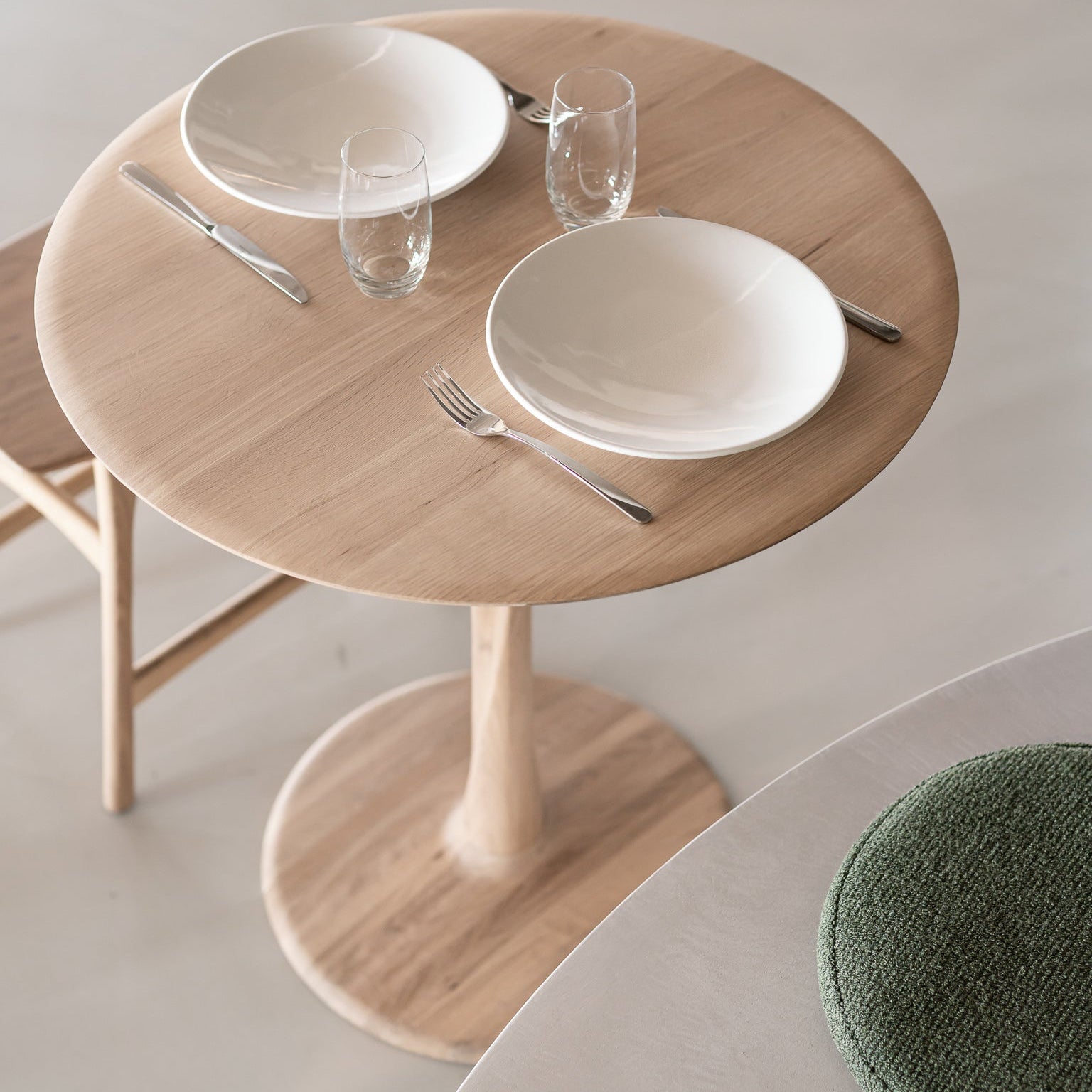 Torsion Round Dining Table