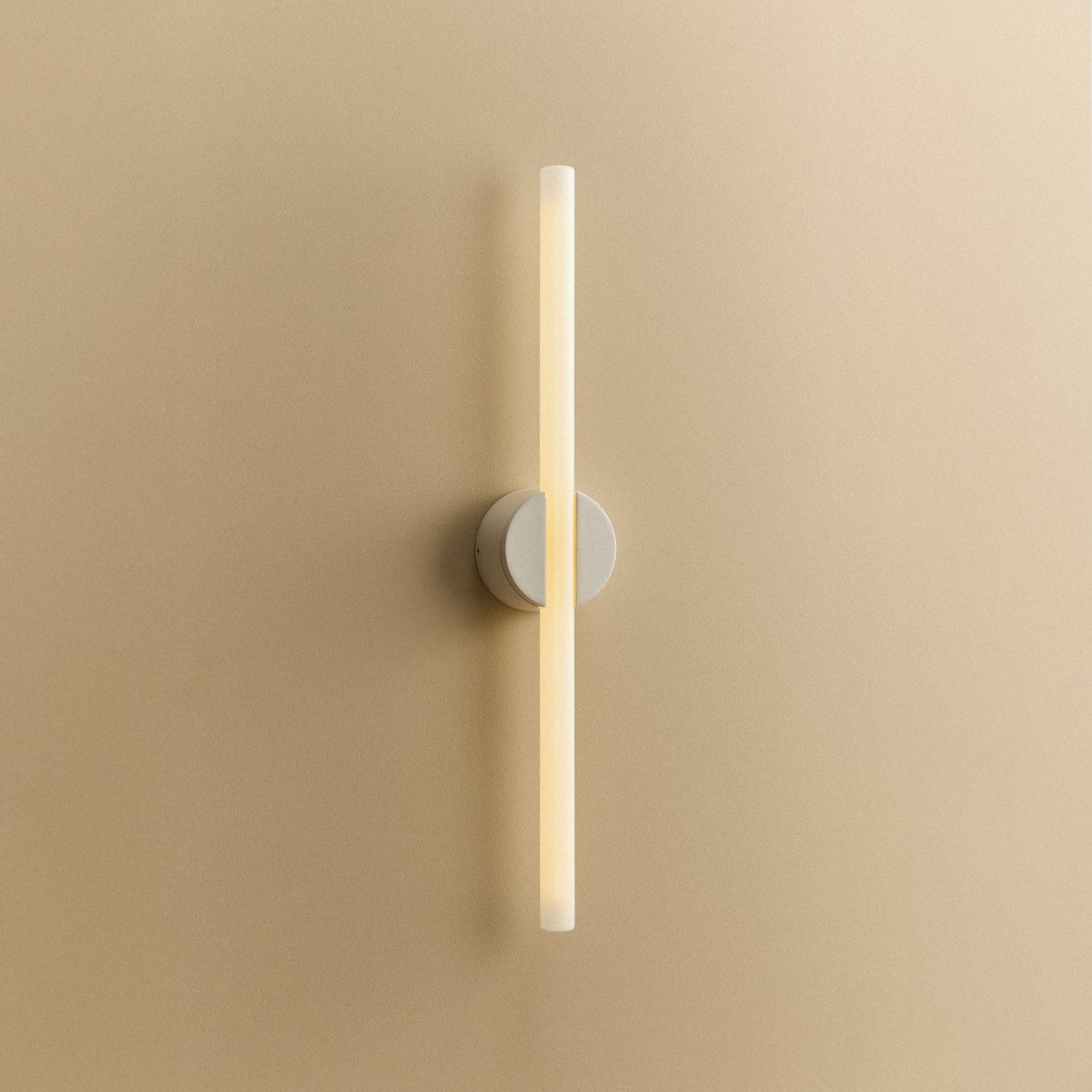 Kilter 2.0 Wall Light in White, large size, 2700K