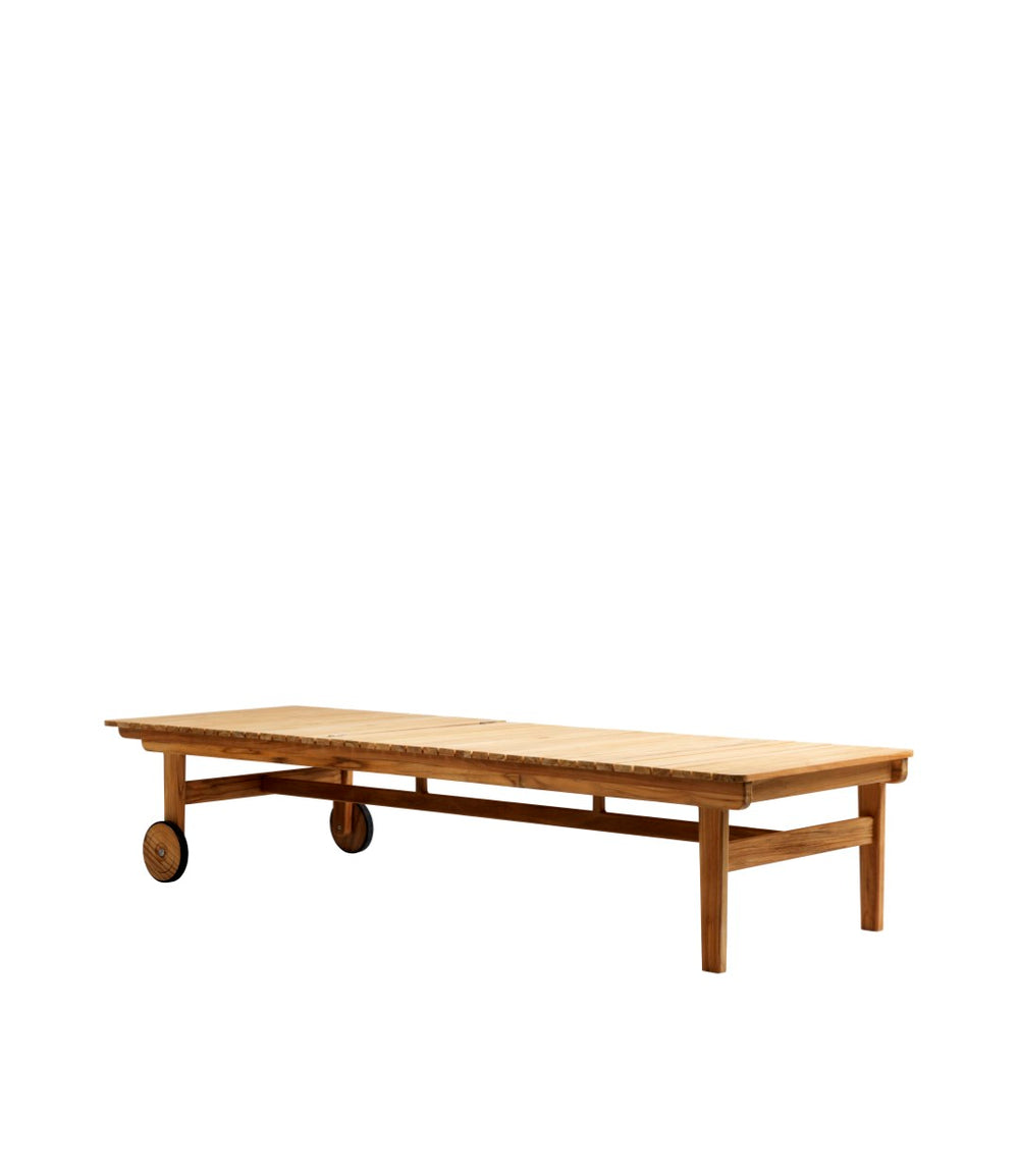 FDB Møbler Sammen Sun Lounger in natural, designed by Thomas Alken