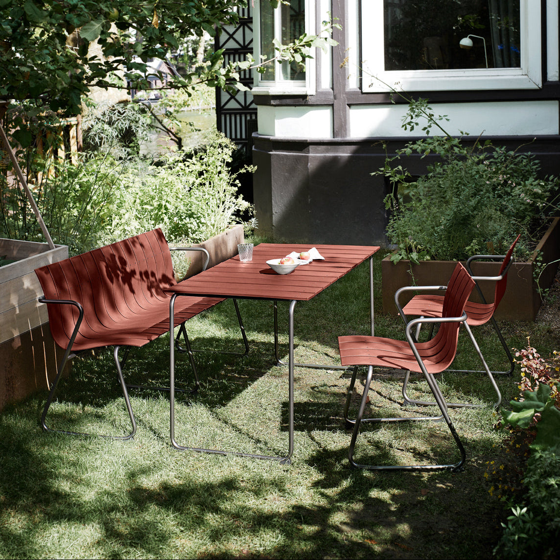 Mater Ocean Collection in all five colors, slats of recycled plastic waste