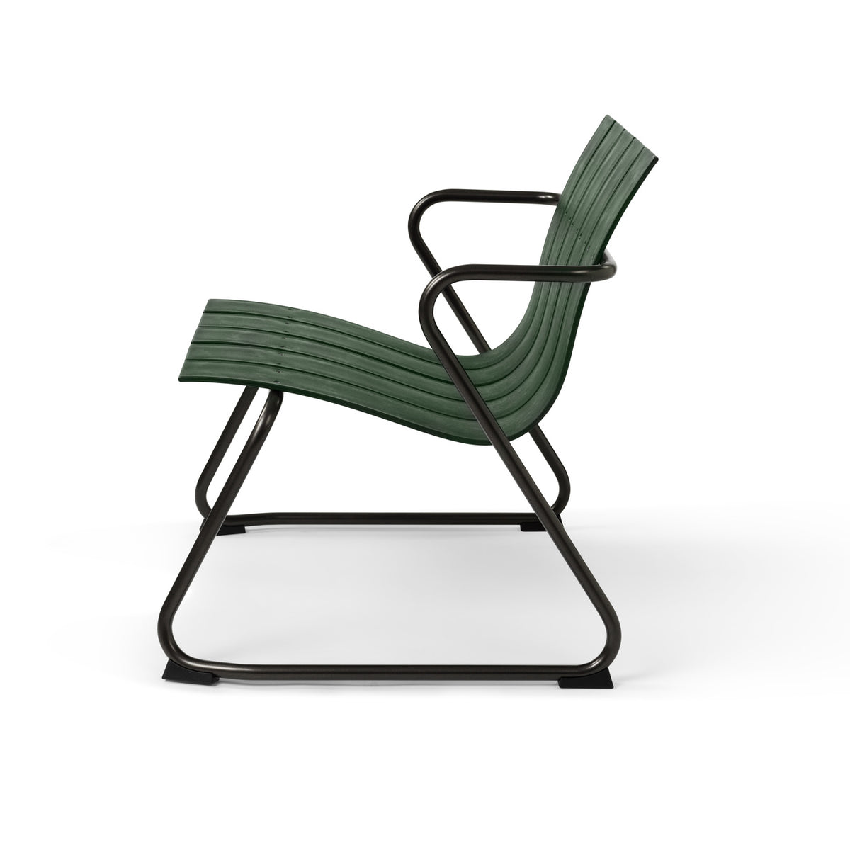 Mater Ocean Lounge Chair in Green, recycled pharma plastic waste