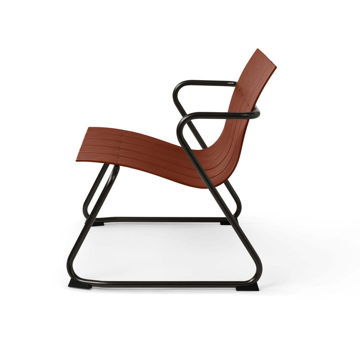 Mater Ocean Lounge Chair in Burnt Red, recycled post-consumer e-waste plastic