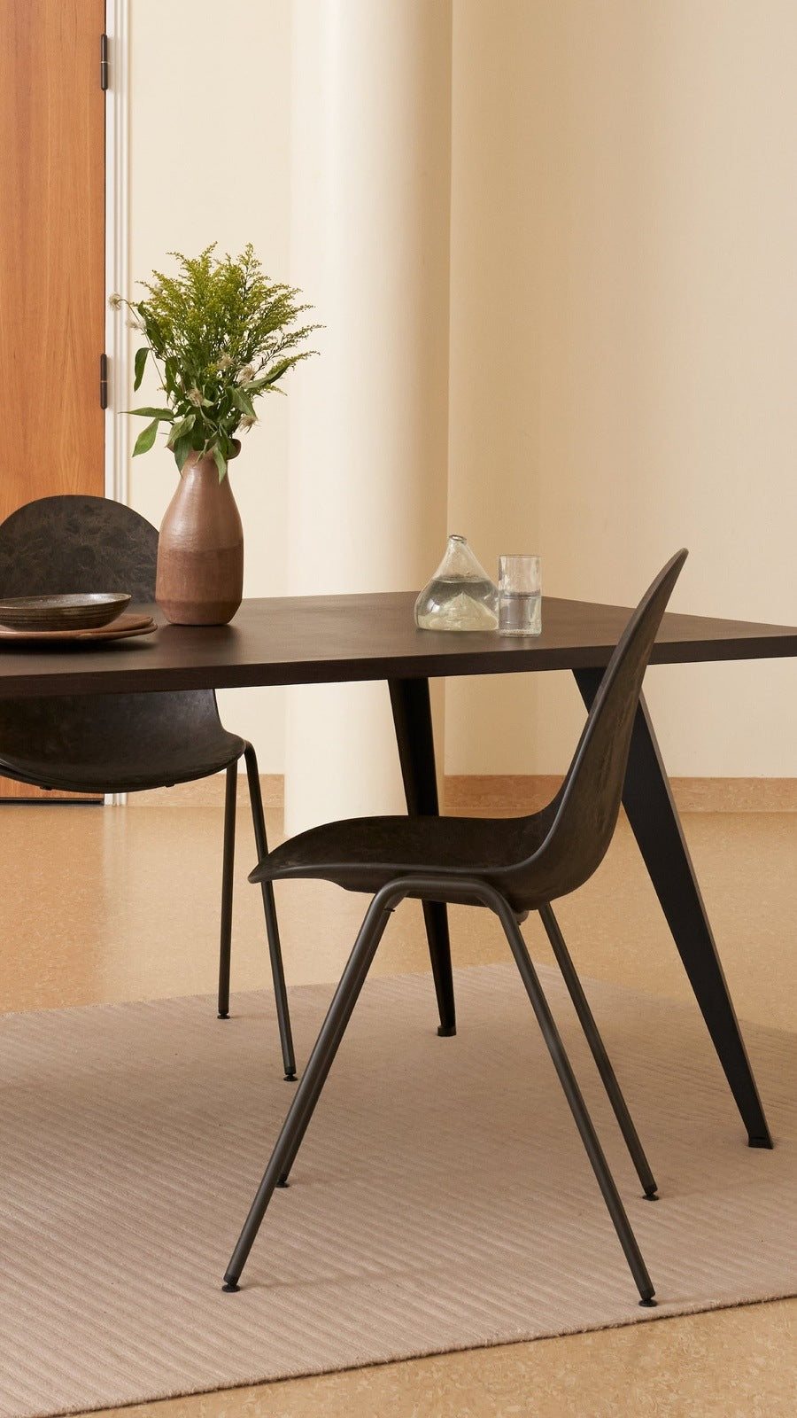 Mater Dining Table
