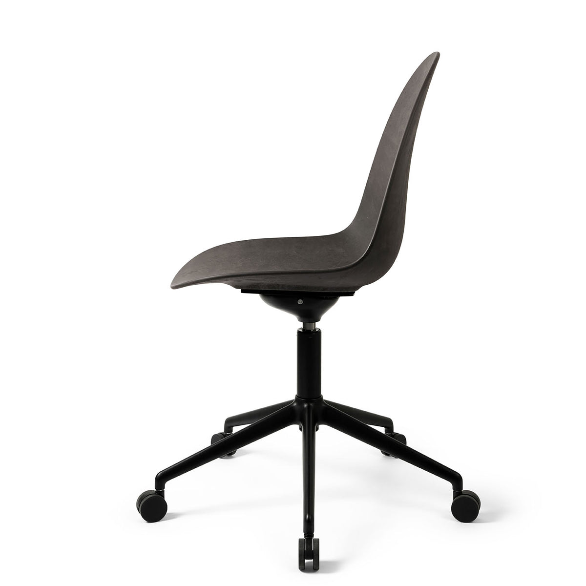 Mater Eternity Swivel Chair with Wheels in Coffee Waste Black, Matek shell on a recycled aluminum base