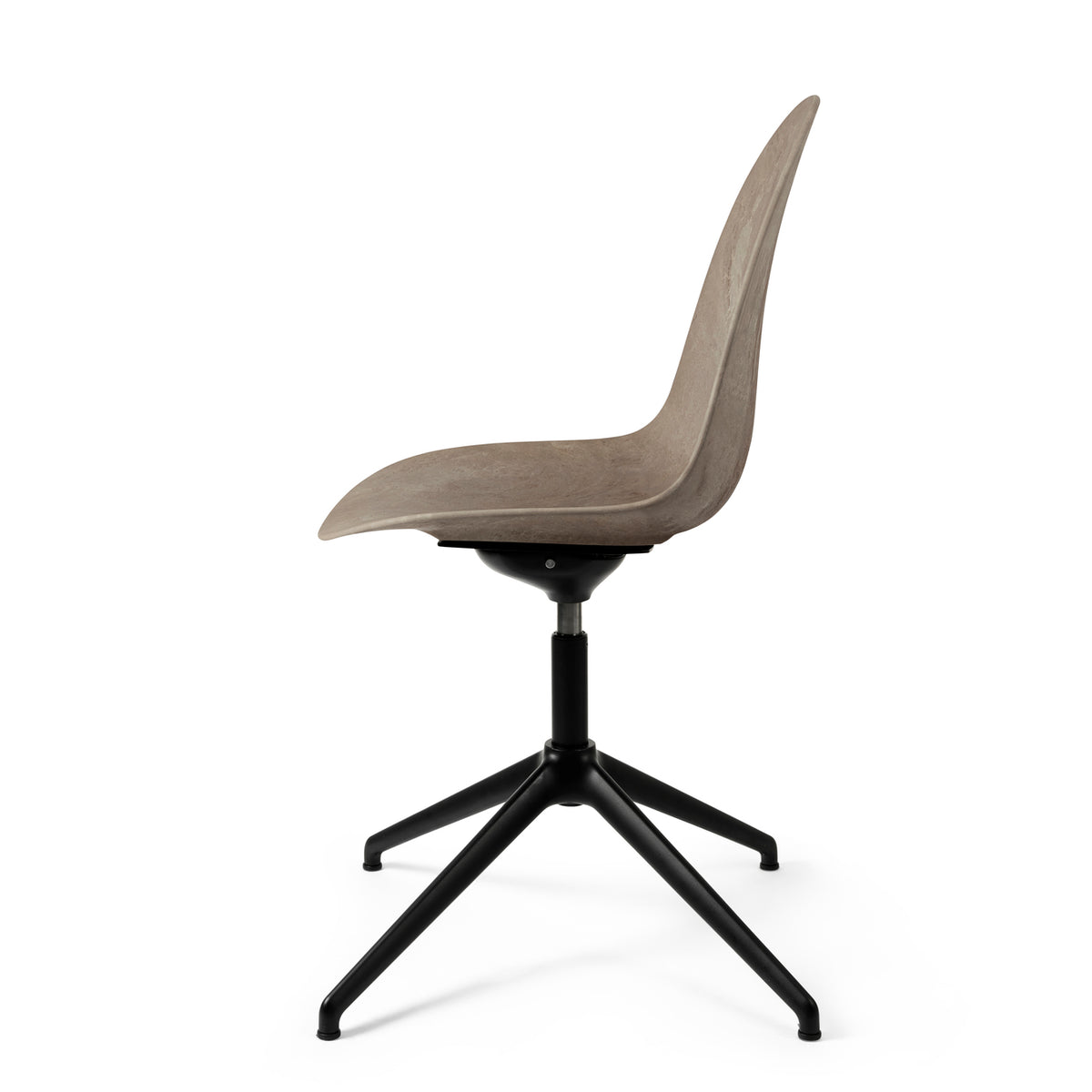 Mater Eternity Swivel Chair in Coffee Waste Light, Matek shell on a recycled aluminum base