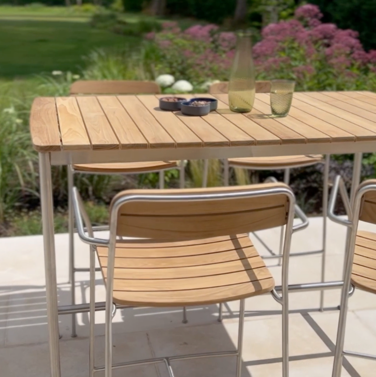 Solas Bar Table