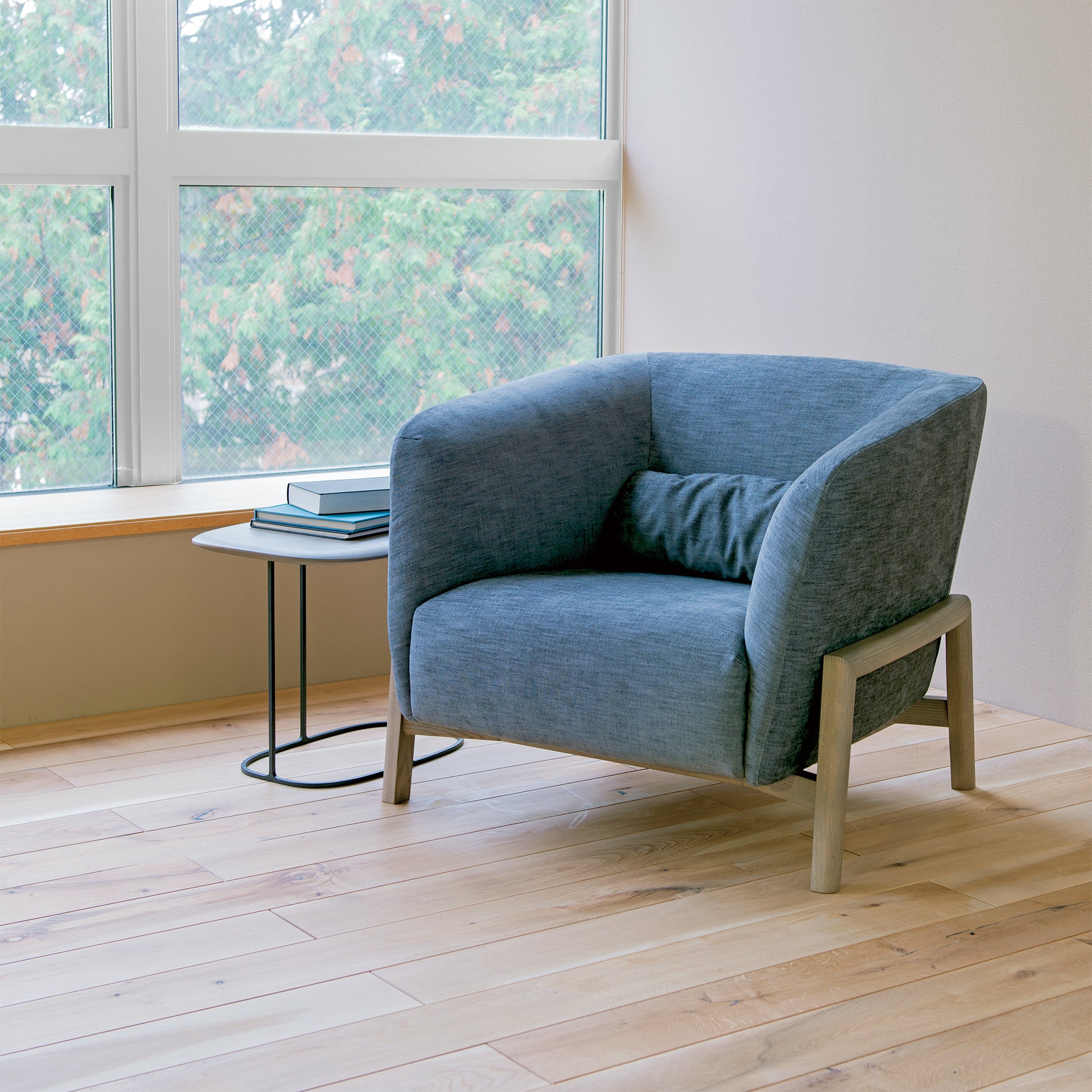 Ten Armchair