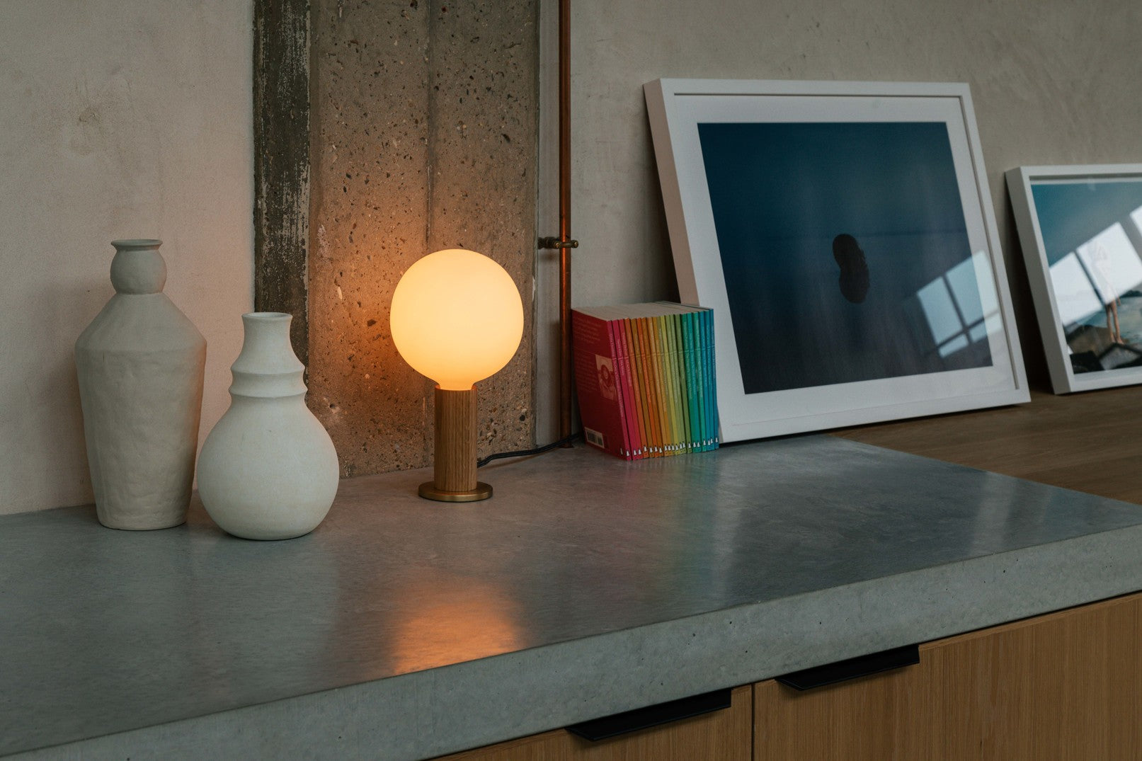 Knuckle Table Lamp & Sphere IV Bulb