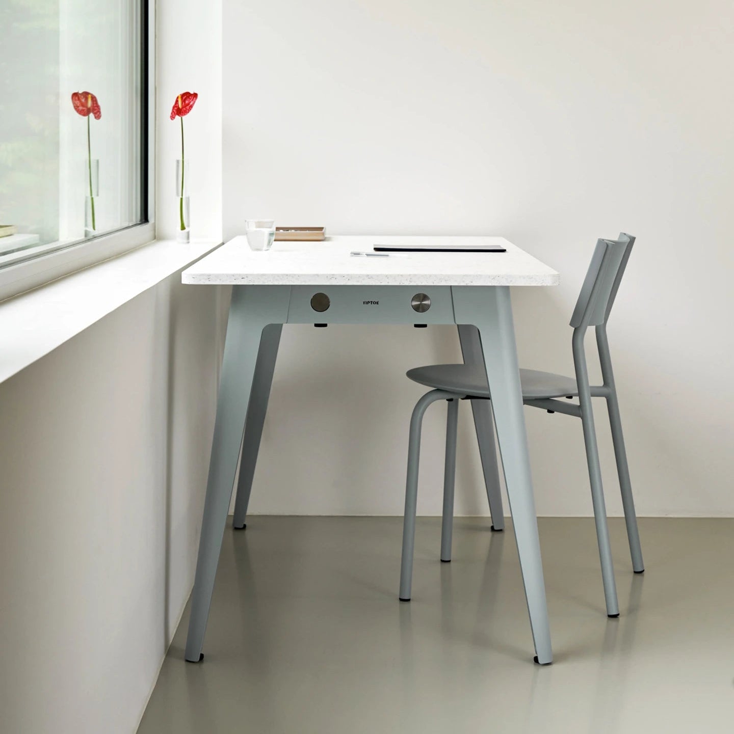 Tiptoe SSDr Recycled Plastic Dining Chair