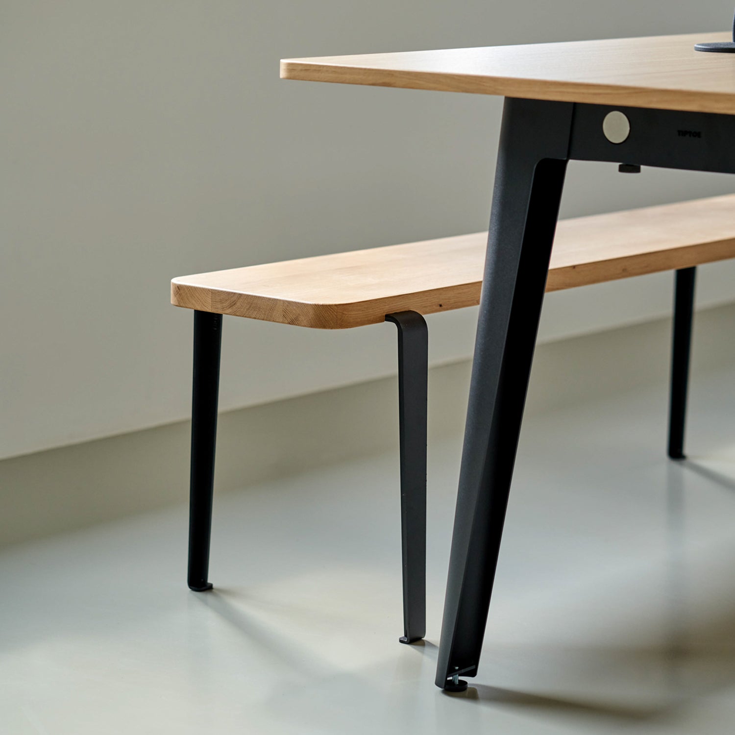Tiptoe LOU Bench