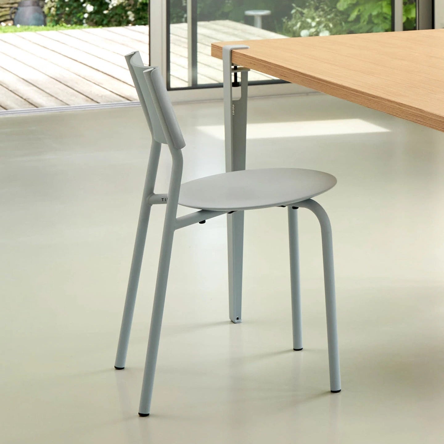 Tiptoe SSDr Recycled Plastic Dining Chair
