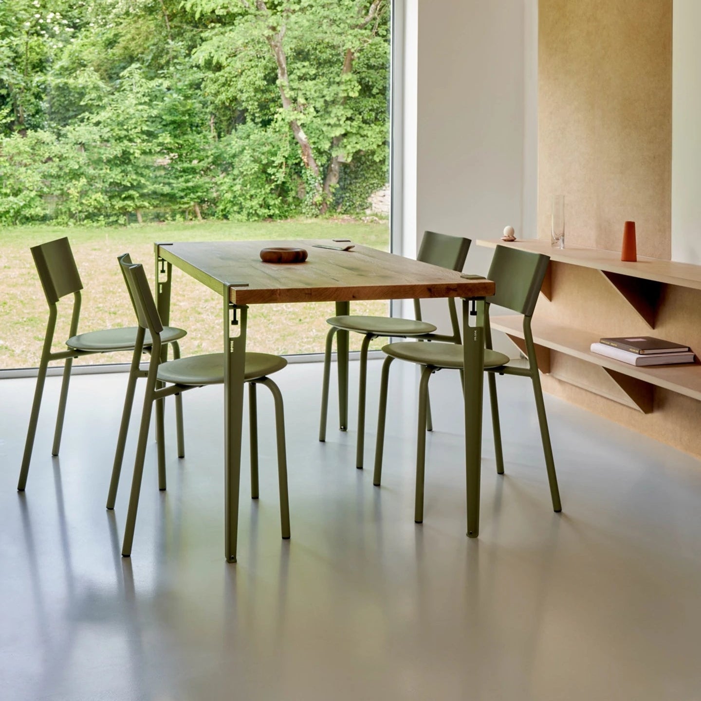 Tiptoe SSDr Recycled Plastic Dining Chair