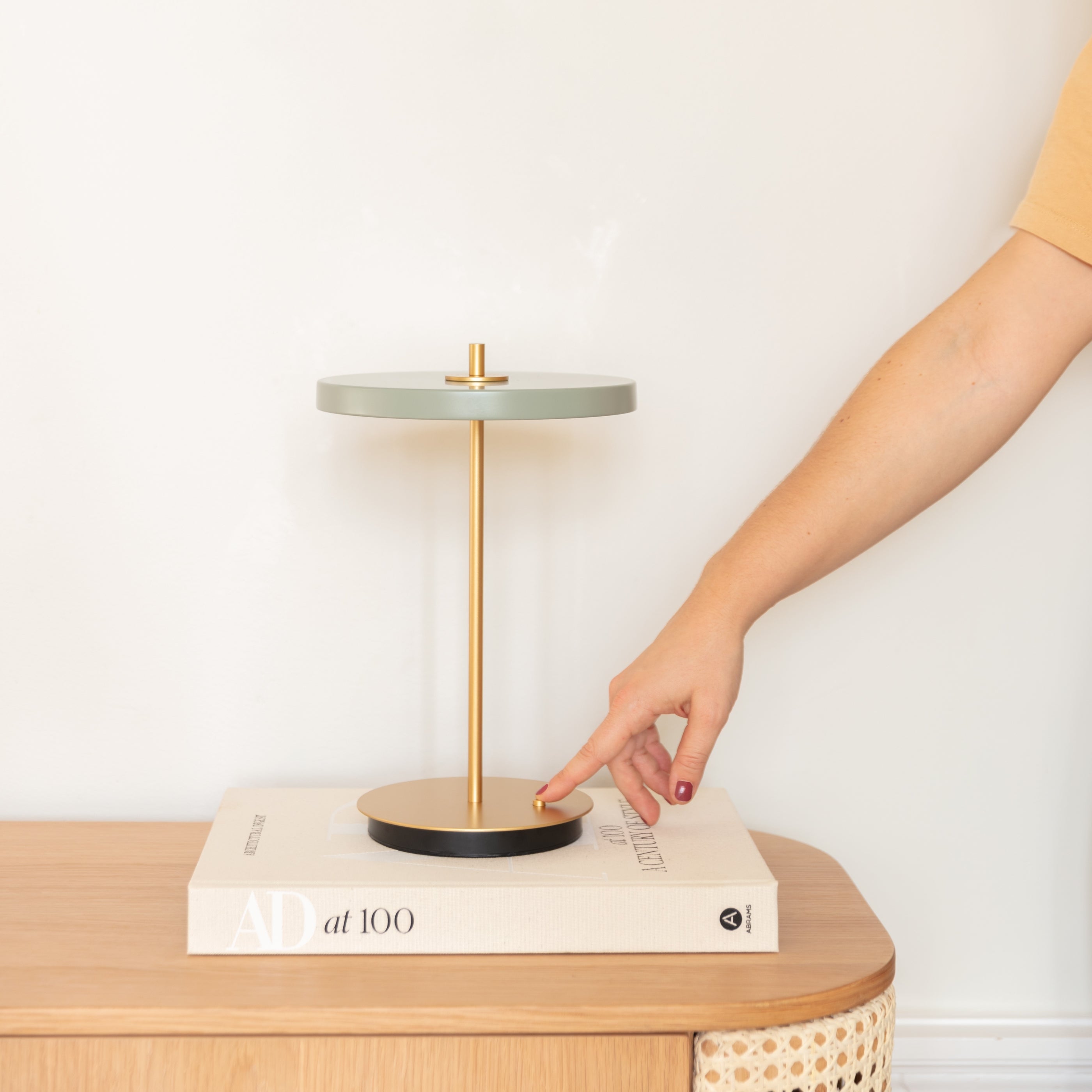 UMAGE Asteria Move Portable Lamp