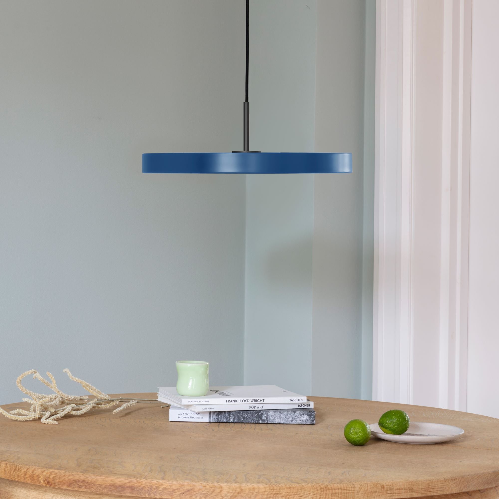 UMAGE Asteria Medium Pendant Lamp, Black Details