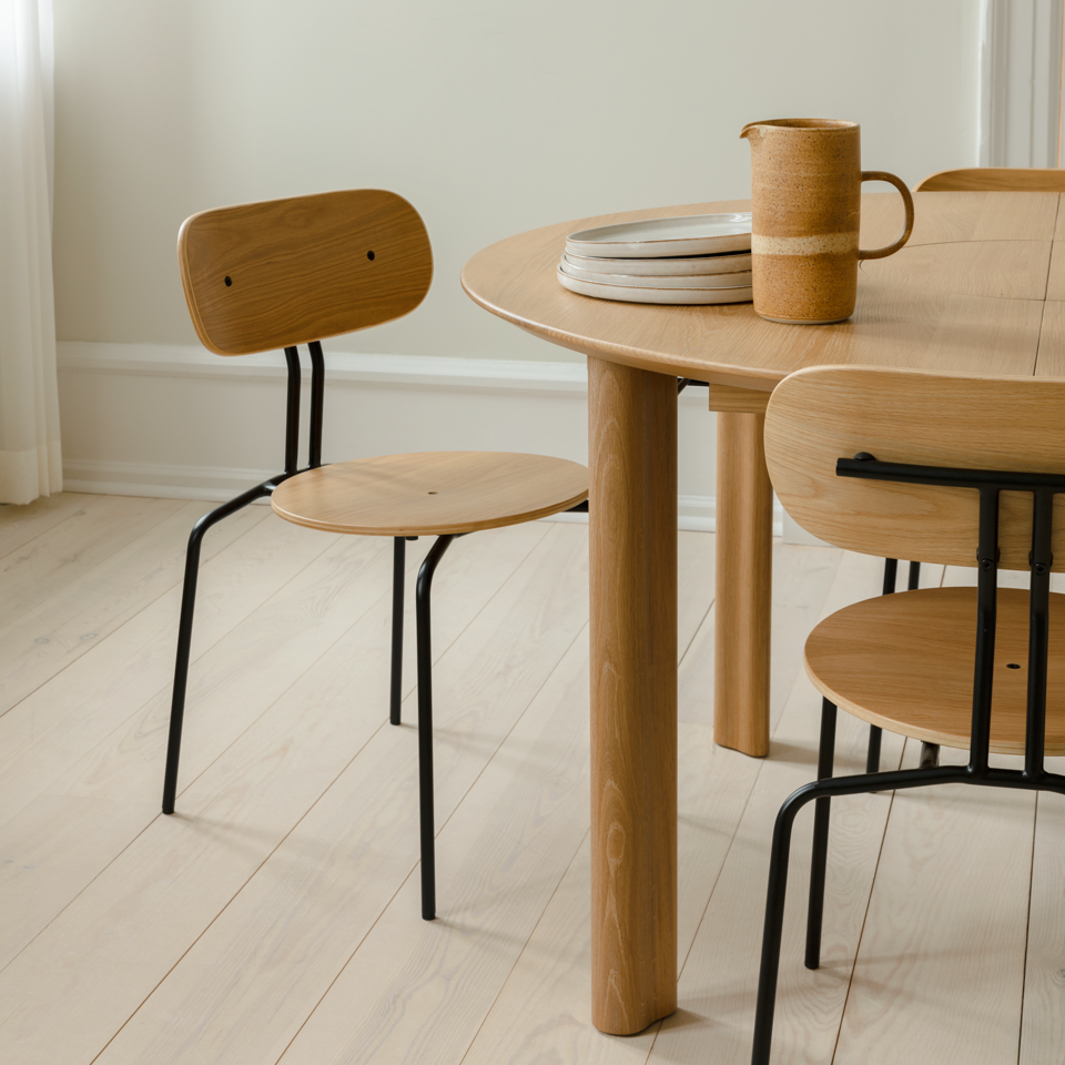 UMAGE Comfort Circle Dining Table with Extension, Oak