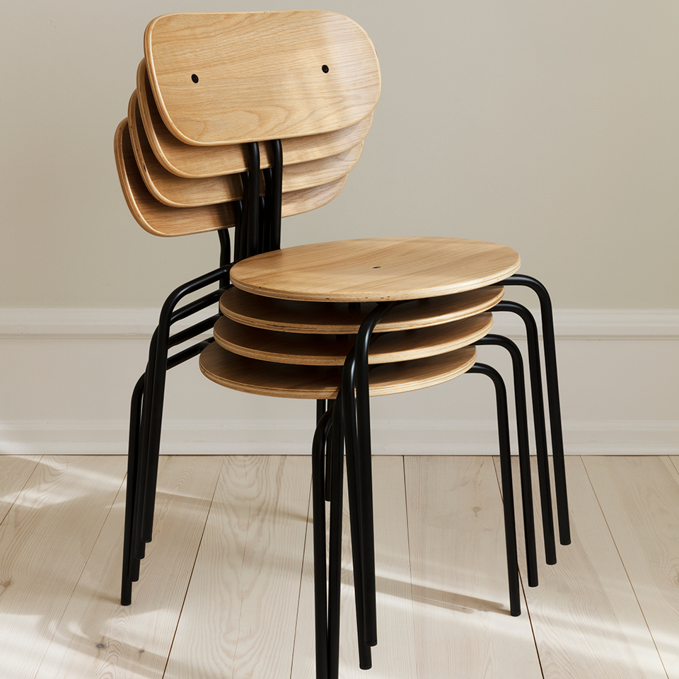 UMAGE Curious Chair, Black Legs
